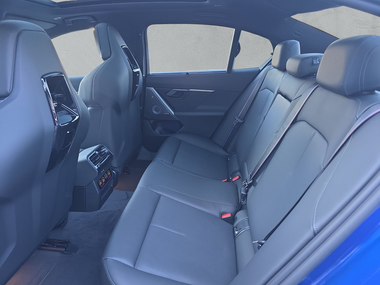 BMW M5 xDrive-image-11