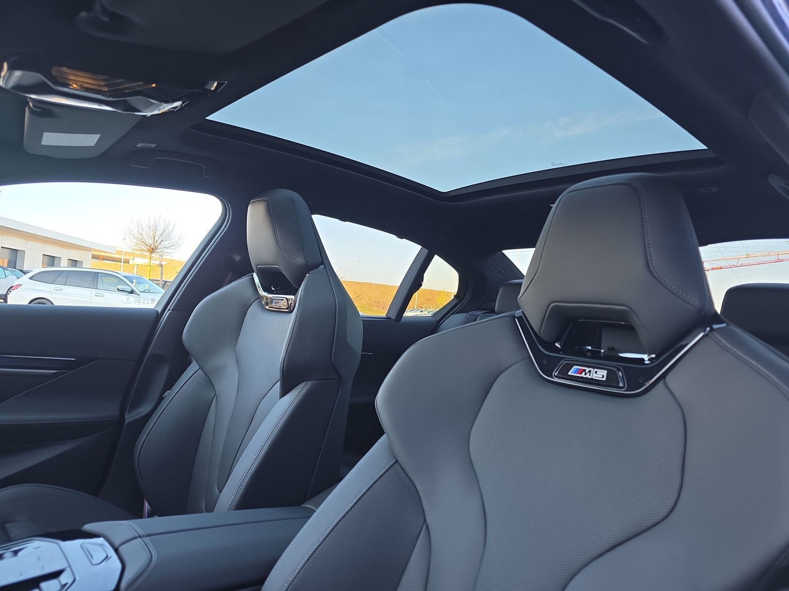 BMW M5 xDrive-image-20