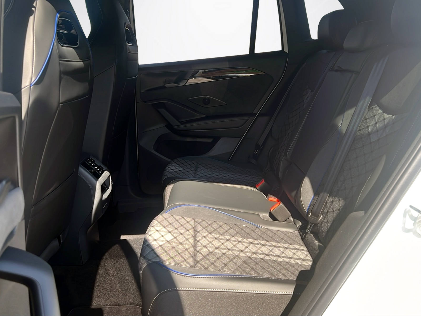 VW Tiguan 1.5 TSI evo2 mHEV R-Line DSG-image-9