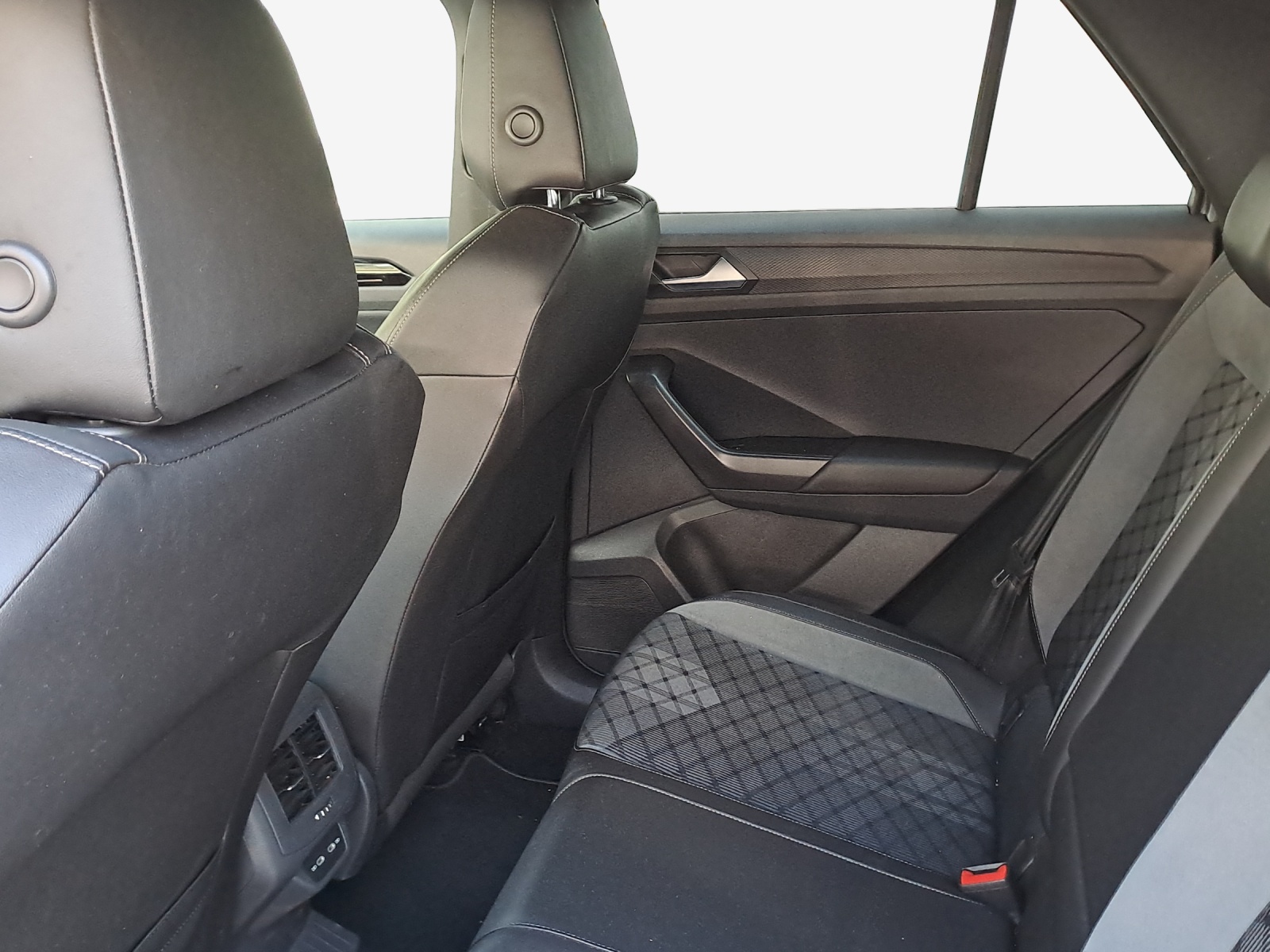 VW T-Roc 1.5 TSI EVO R-Line DSG-image-11