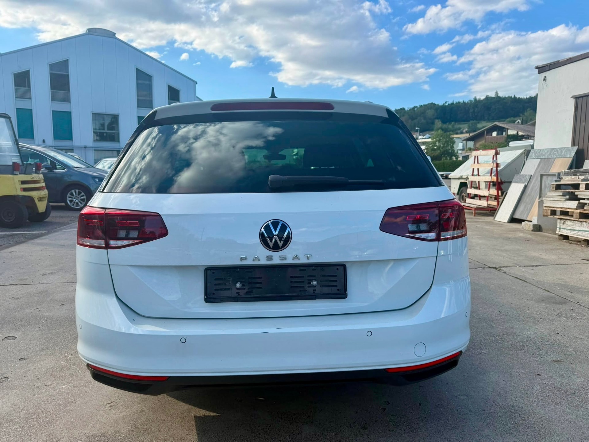 VW Passat 2.0 TDI BMT Business DSG-image-8