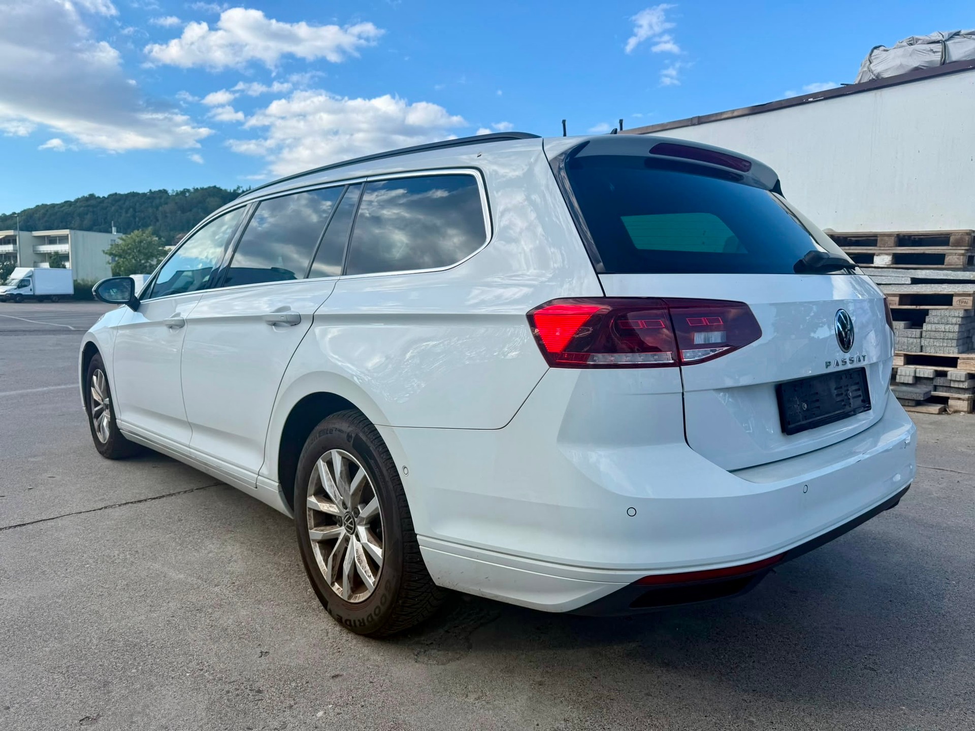 VW Passat 2.0 TDI BMT Business DSG-image-2