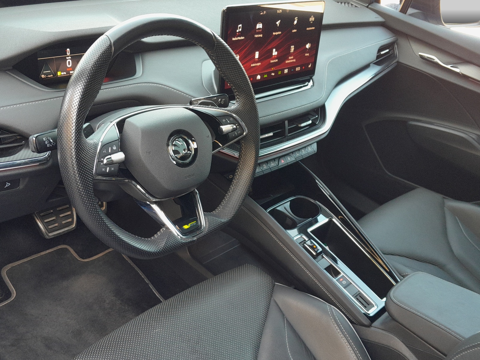 SKODA Enyaq Coupé RS iV 80 4x4-image-7