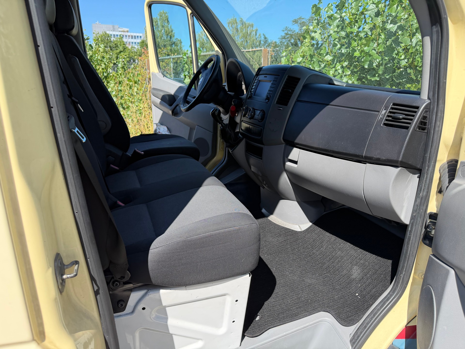 VW Crafter 35 2.0 BiTDI CR-image-1
