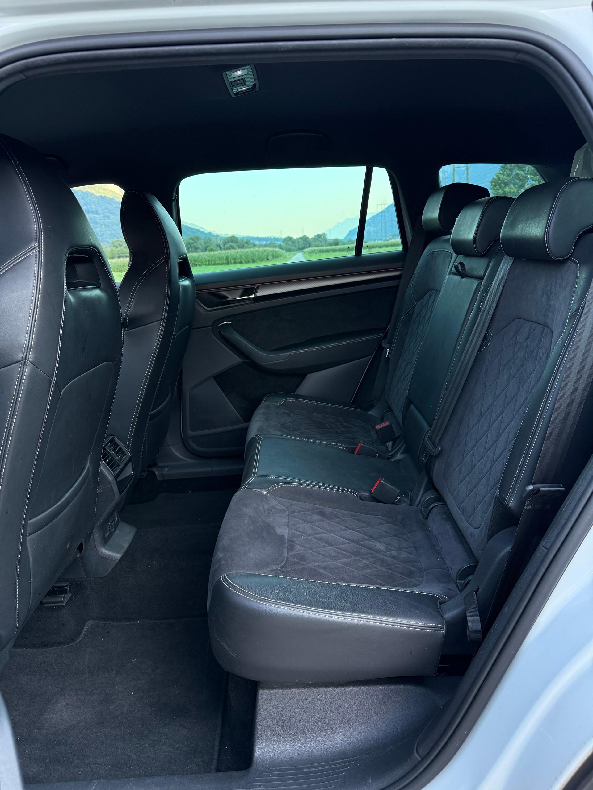 SKODA Kodiaq 2.0 TSI 4x4 Sport Line-image-14