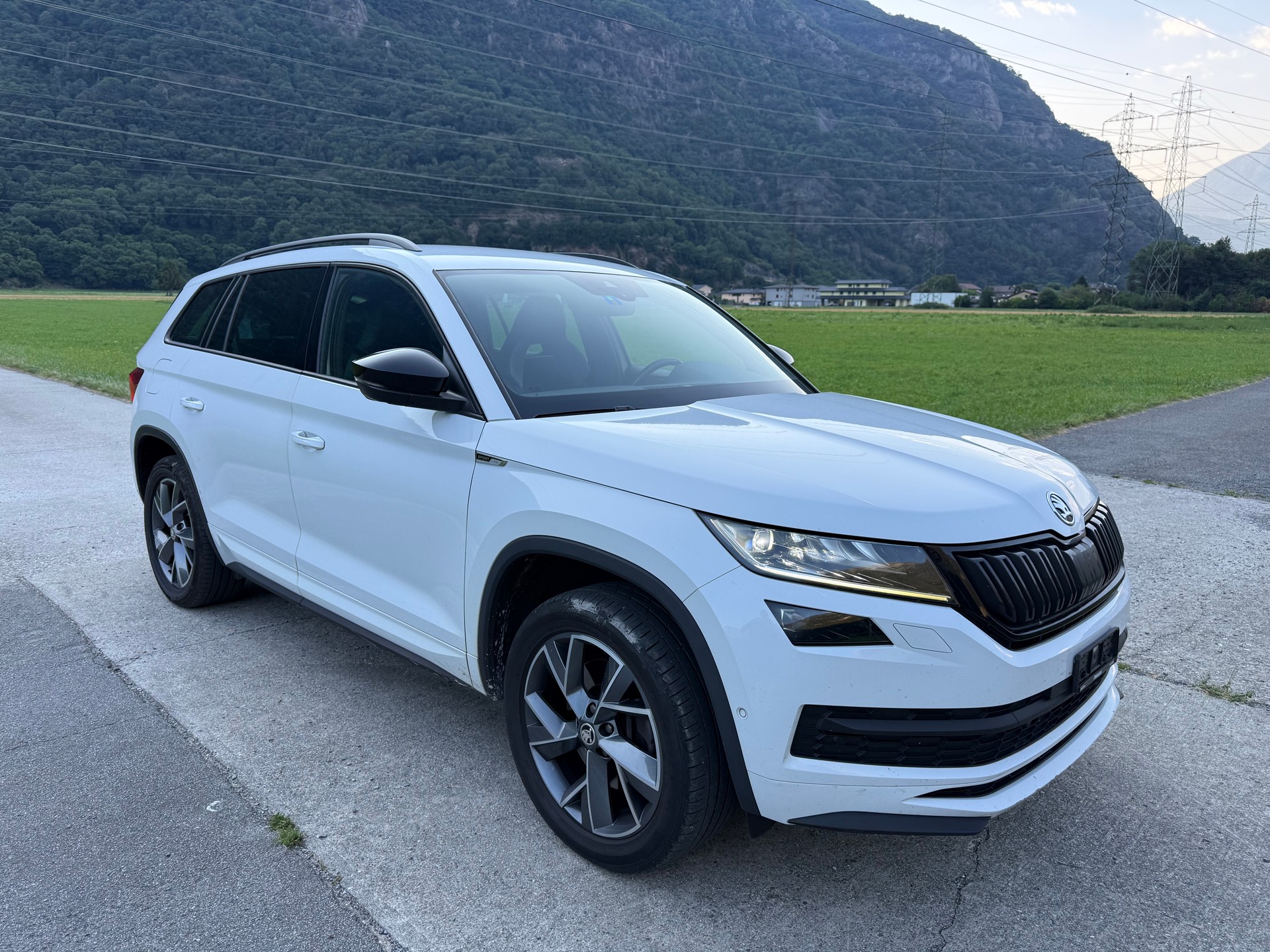 SKODA Kodiaq 2.0 TSI 4x4 Sport Line-image-3