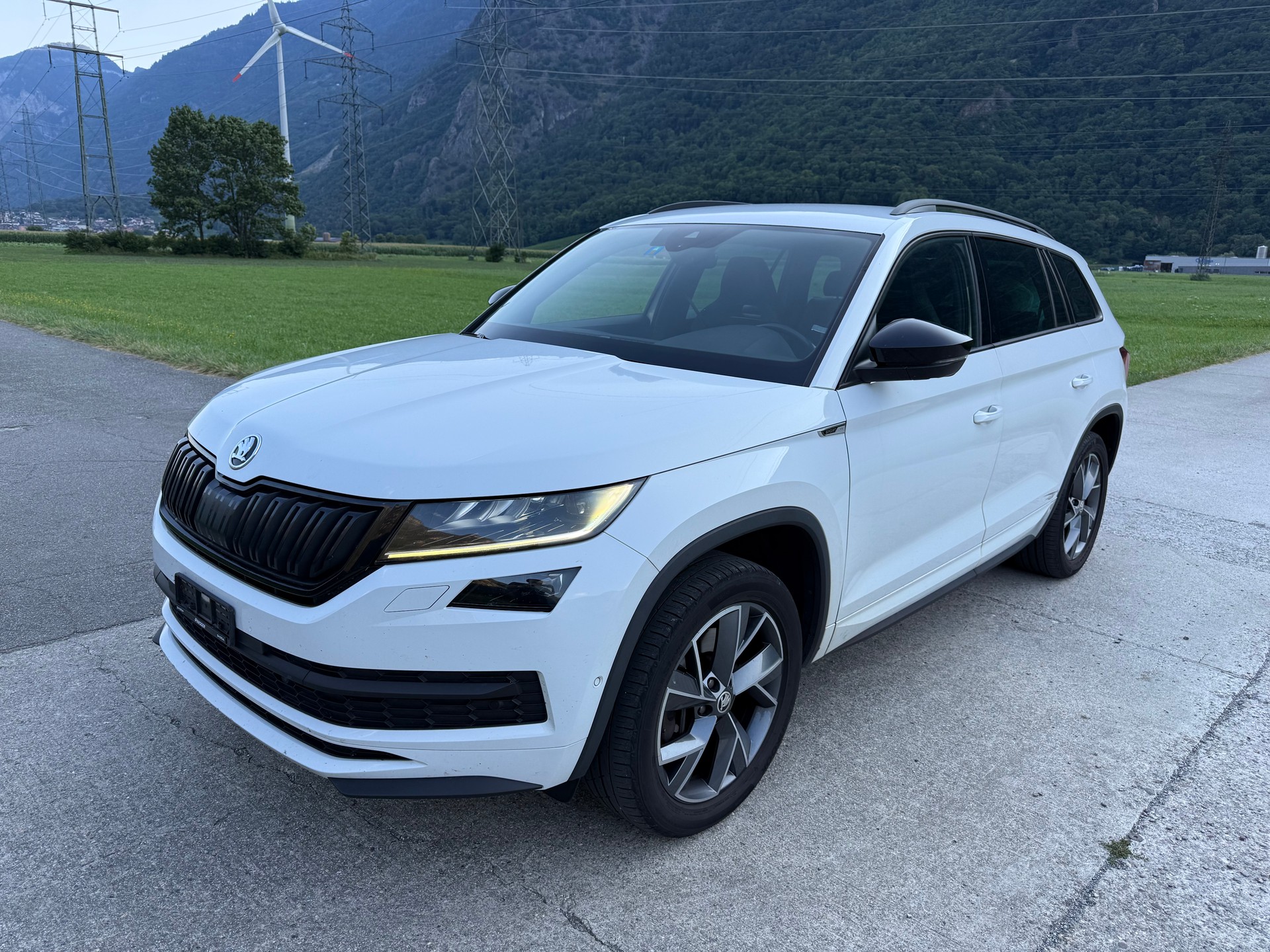 SKODA Kodiaq 2.0 TSI 4x4 Sport Line-image-1