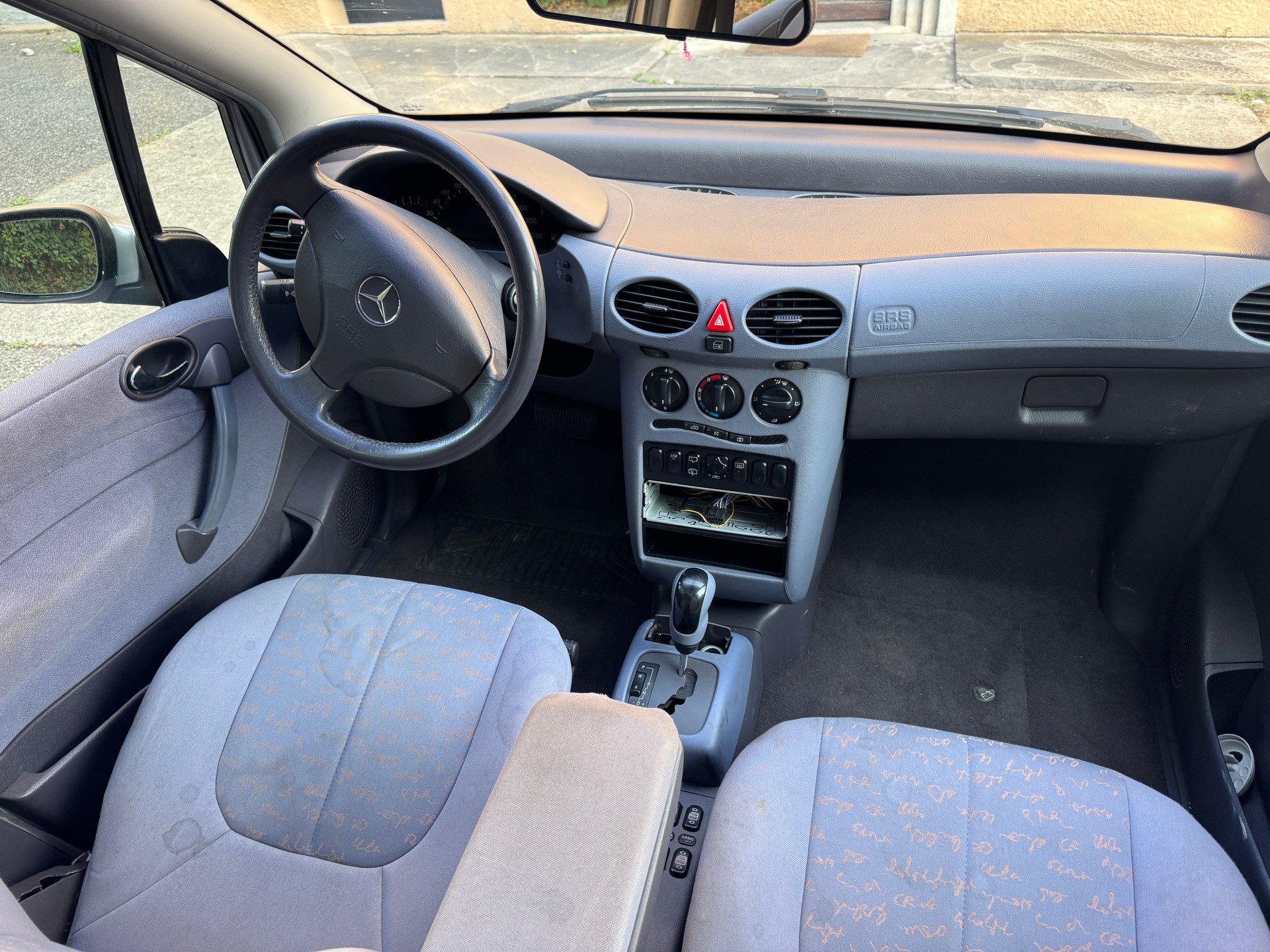 MERCEDES-BENZ A 160 Elégance-image-11