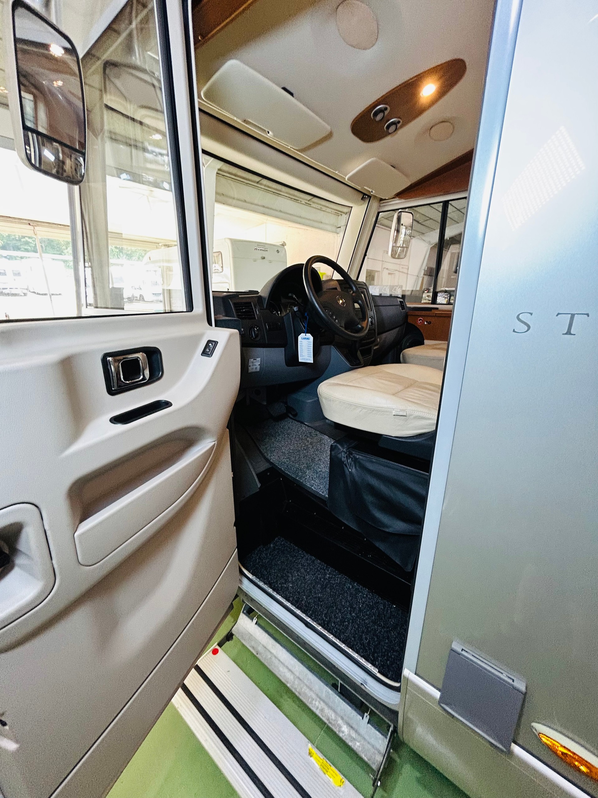 HYMER Starline B 680-image-30