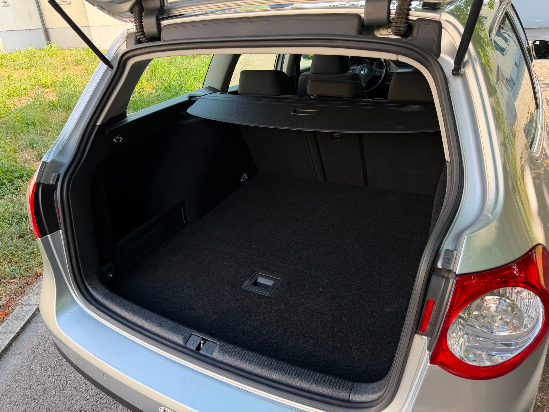 VW Passat Variant 1.4 TSI BlueMotion Comfortline DSG-image-9