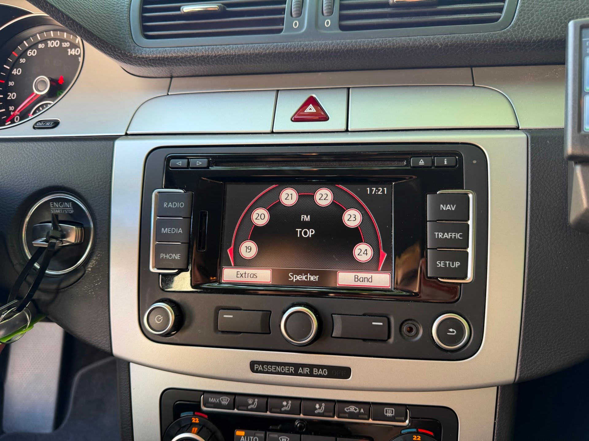 VW Passat Variant 1.4 TSI BlueMotion Comfortline DSG-image-16