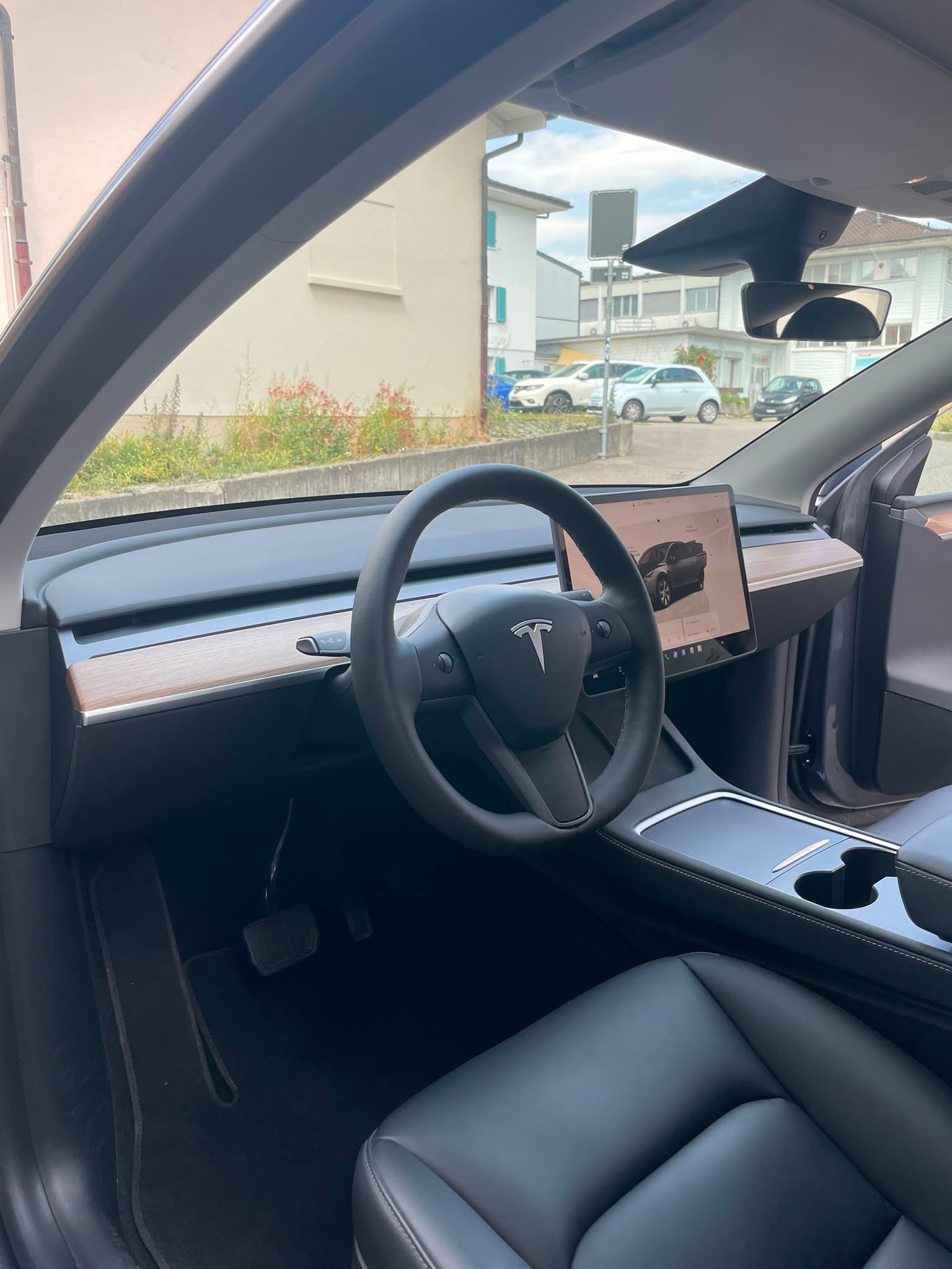 TESLA Y Long Range 533 km (WLTP) 514PS Werksgarantie-image-11
