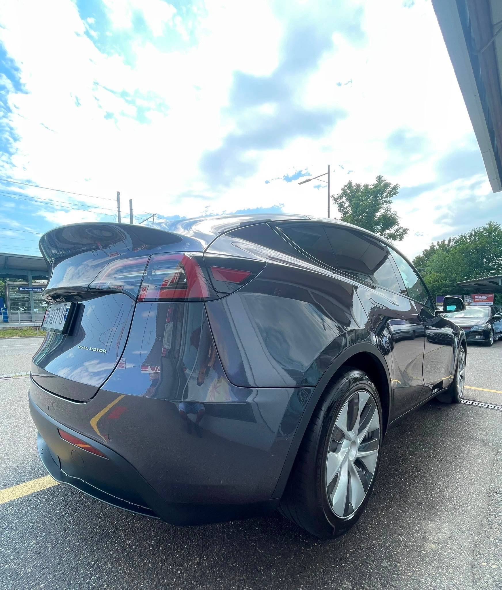 TESLA Y Long Range 533 km (WLTP) 514PS Werksgarantie-image-3