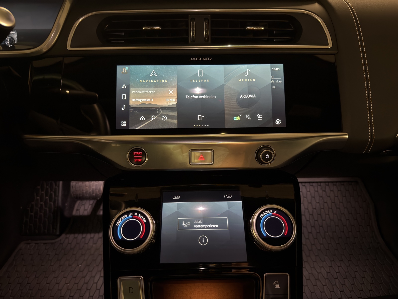 JAGUAR I-Pace EV400 R-Dyn. SE-image-6