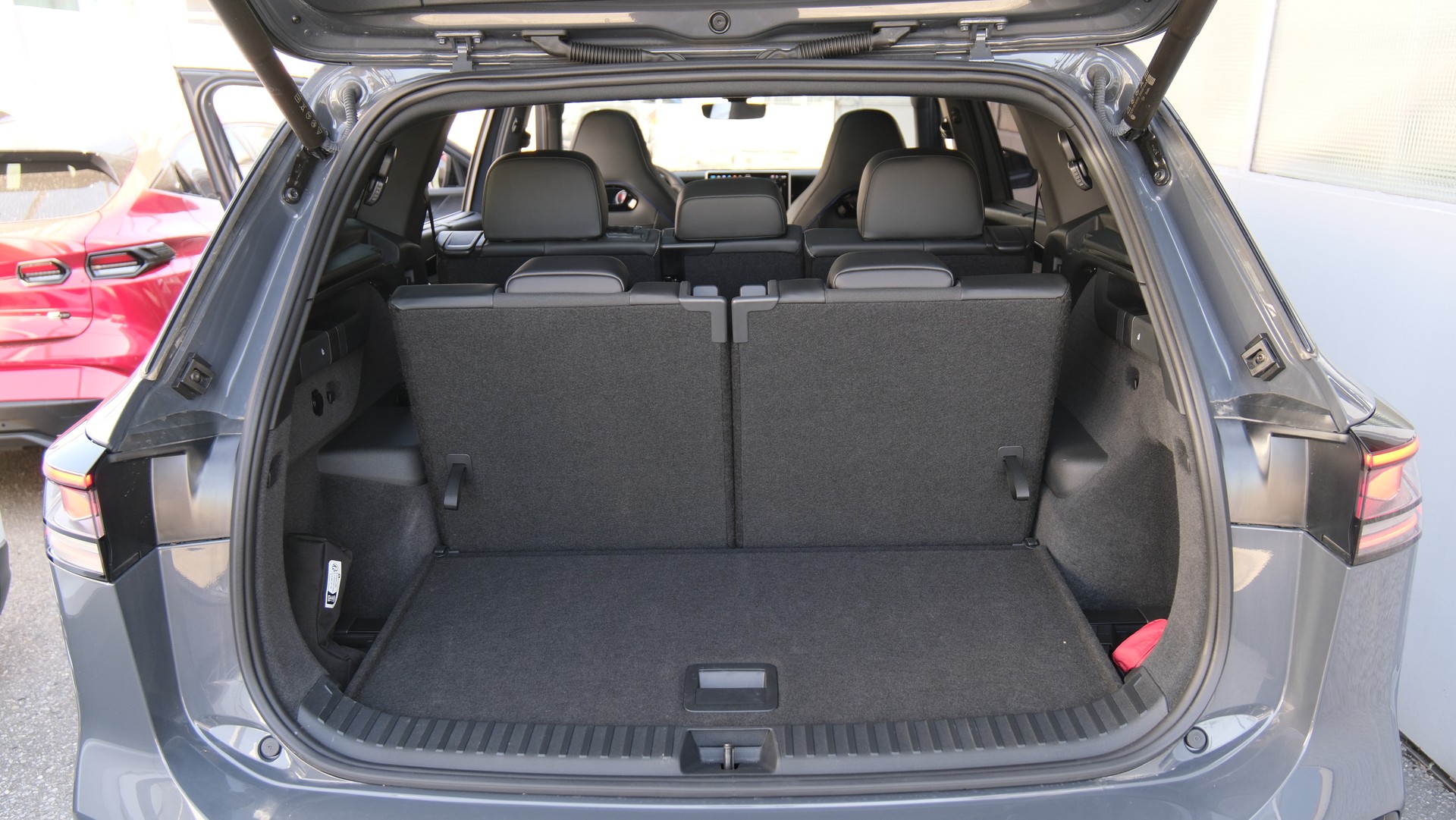 VW Tayron 2.0 TDI SCR R-Line 4Motion DSG " Black Style "-image-5