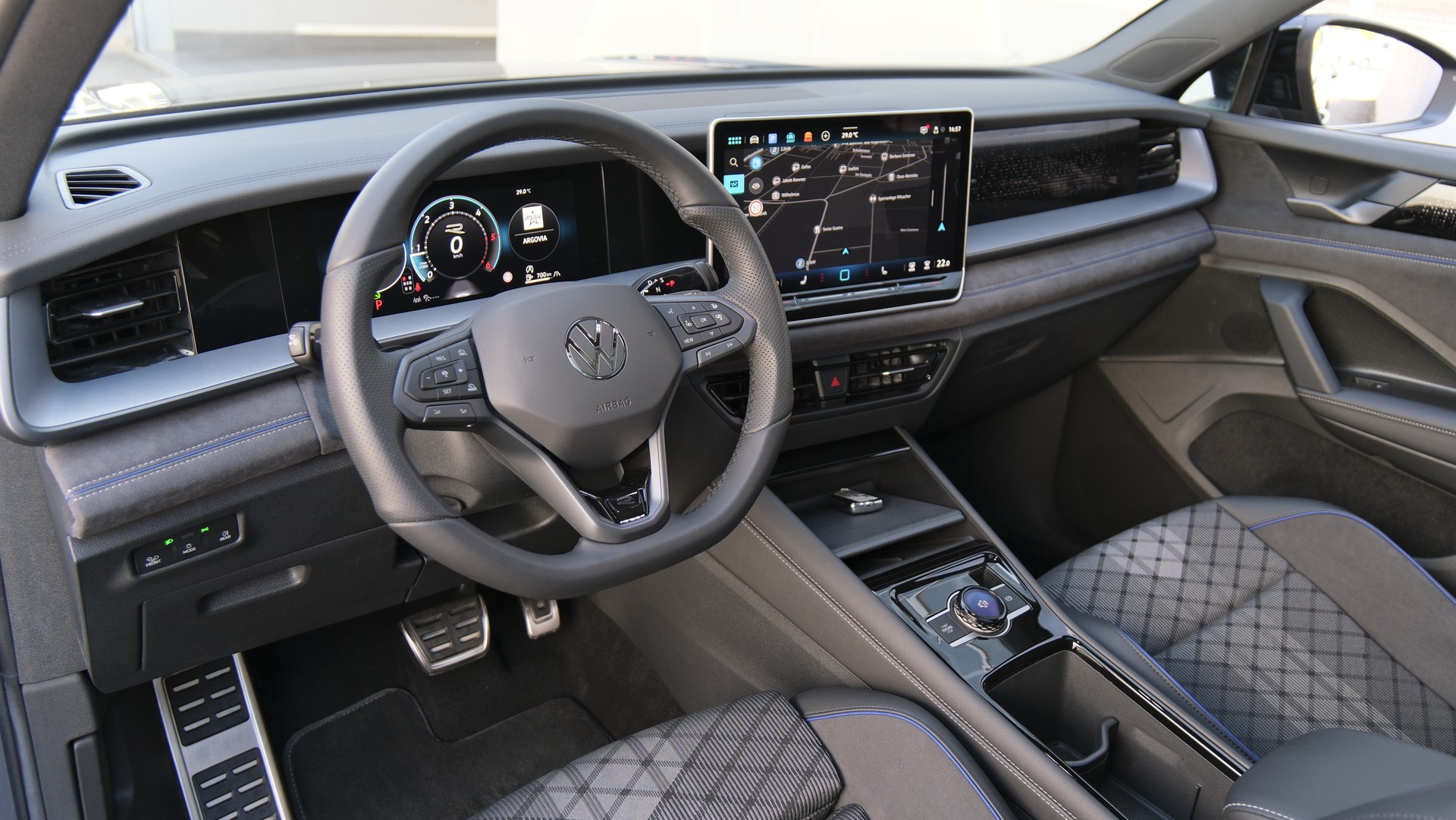 VW Tayron 2.0 TDI SCR R-Line 4Motion DSG " Black Style "-image-16