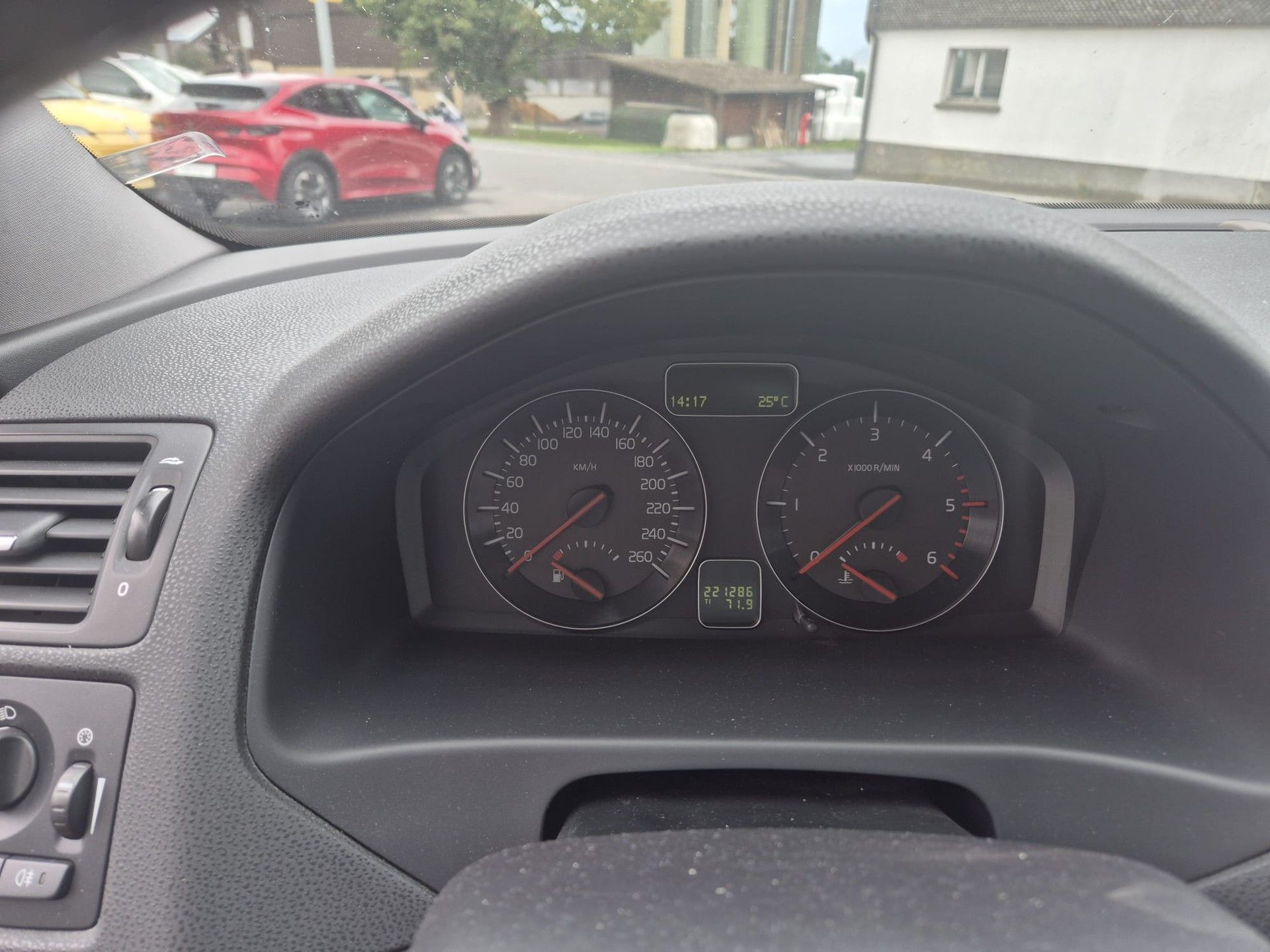 VOLVO V50 D5 Momentum-image-7