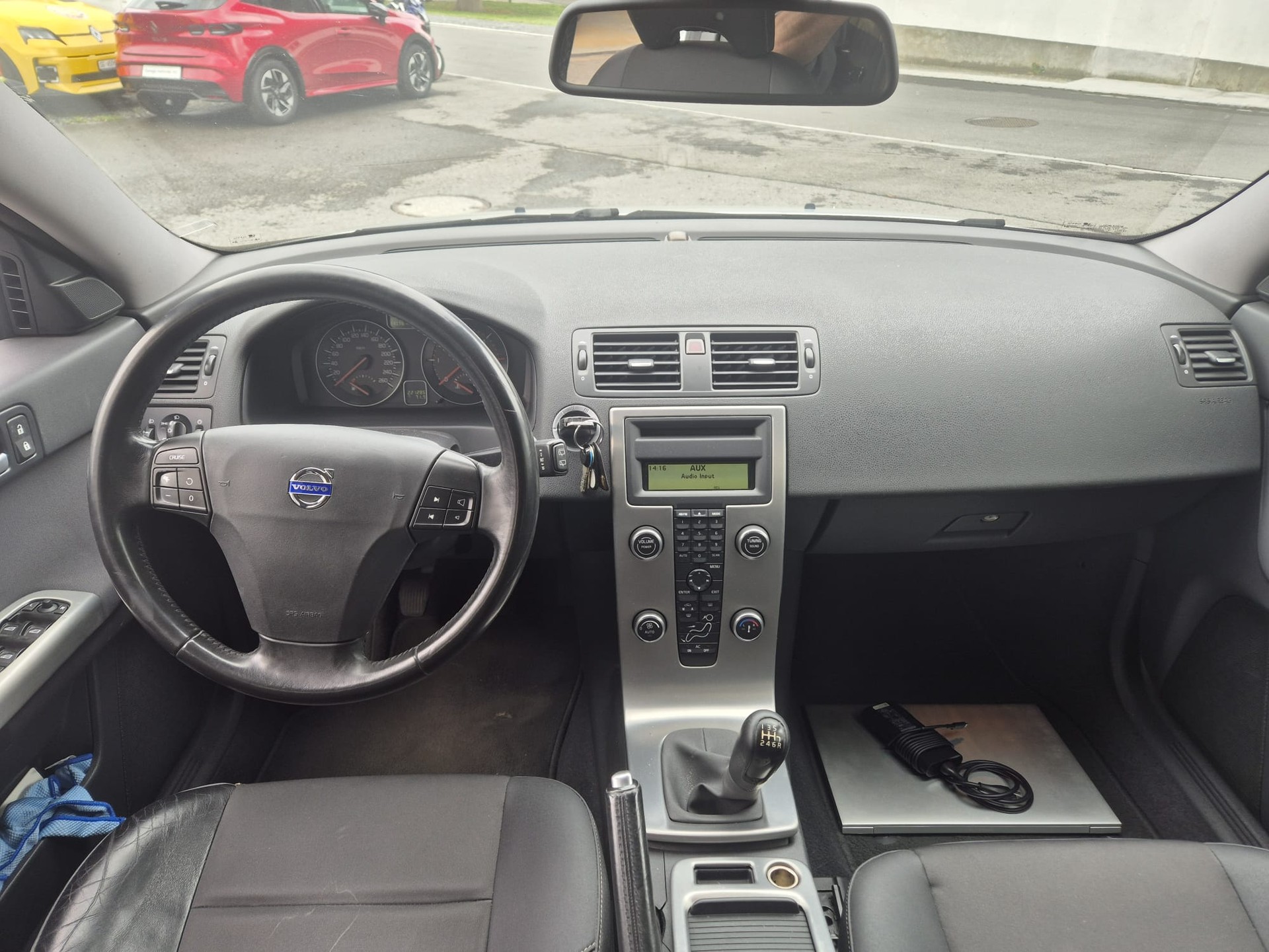 VOLVO V50 D5 Momentum-image-6