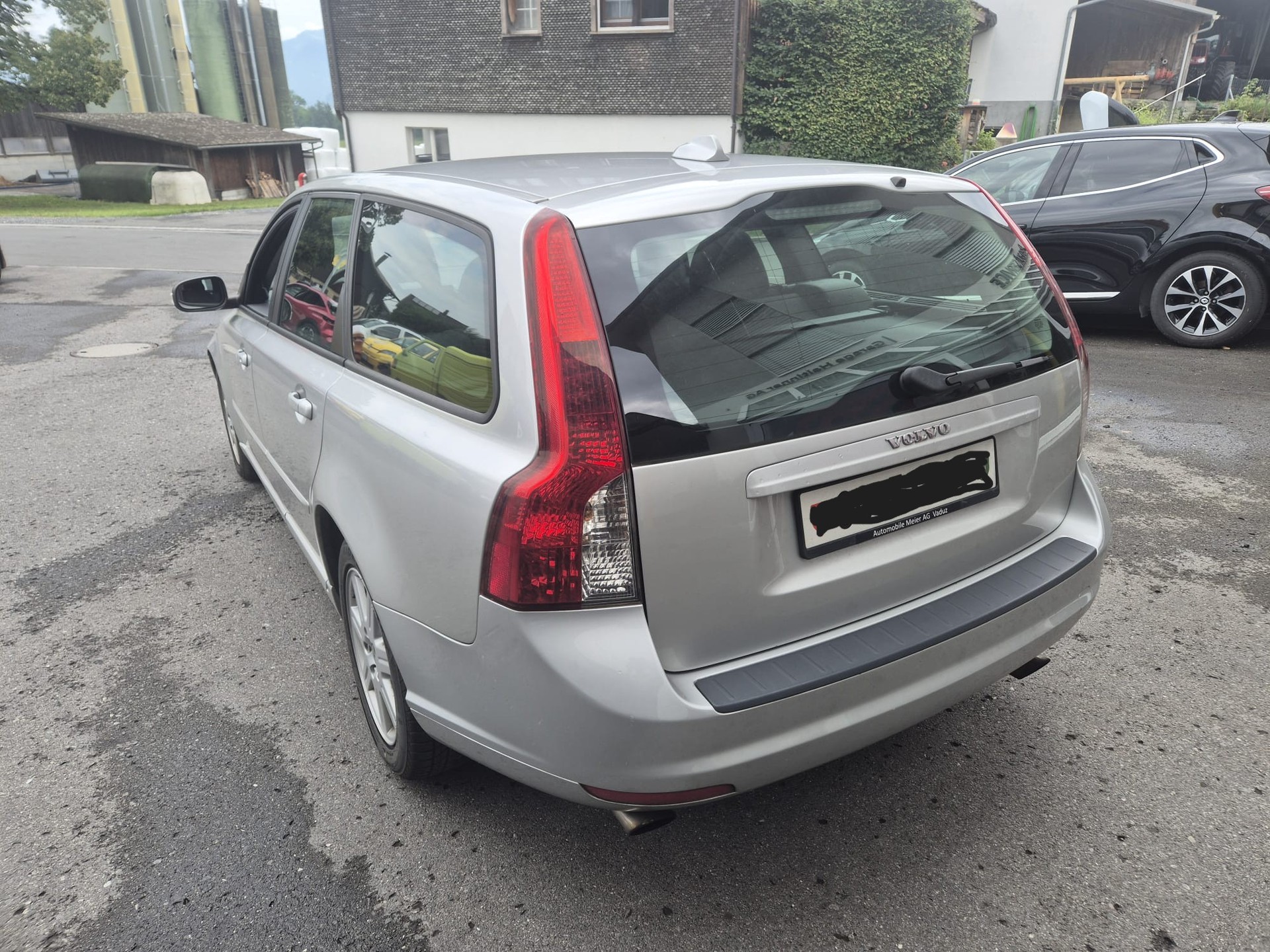 VOLVO V50 D5 Momentum-image-3