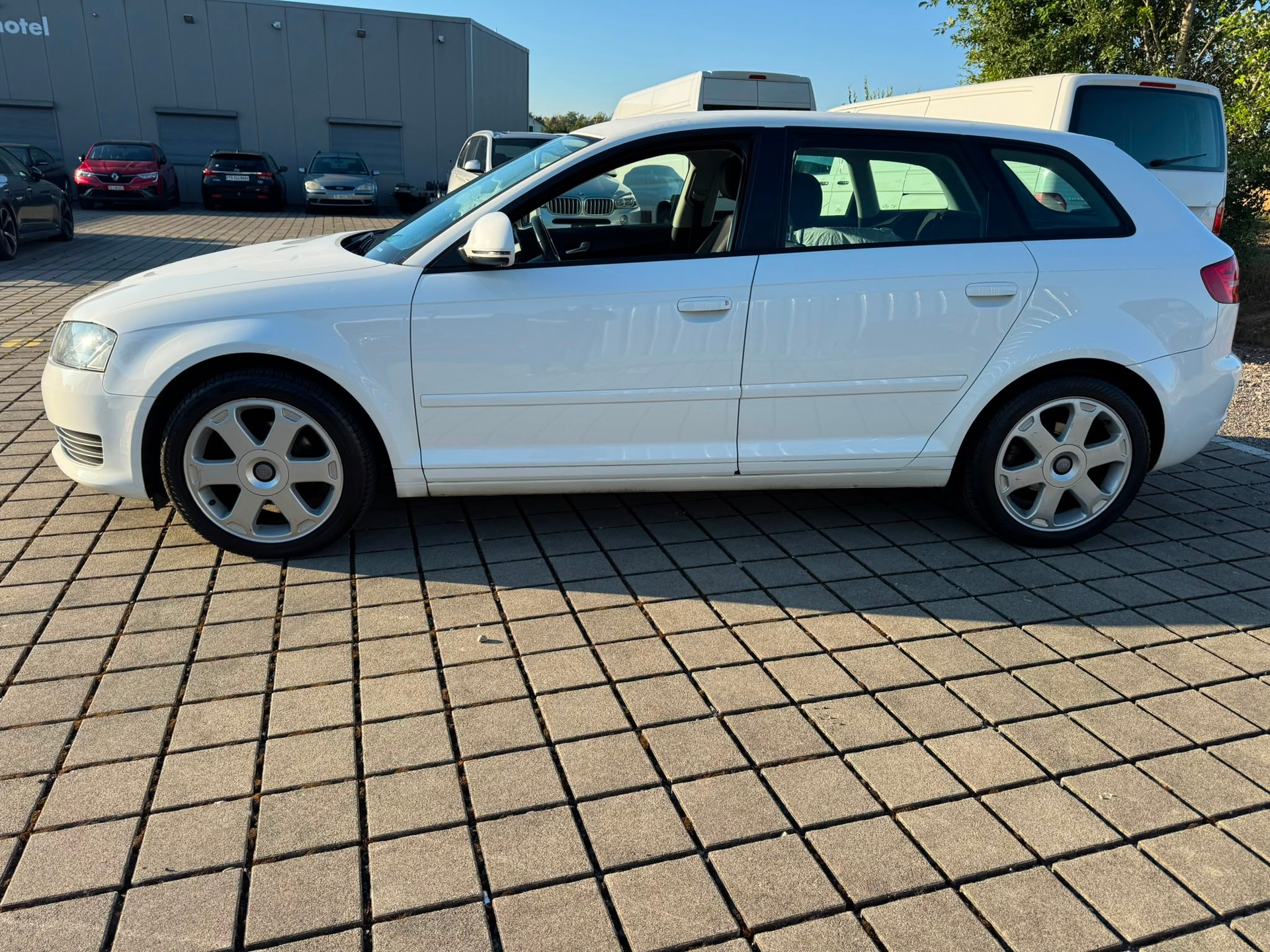 AUDI A3 Sportback 1.9 TDI Start S-tronic-image-3