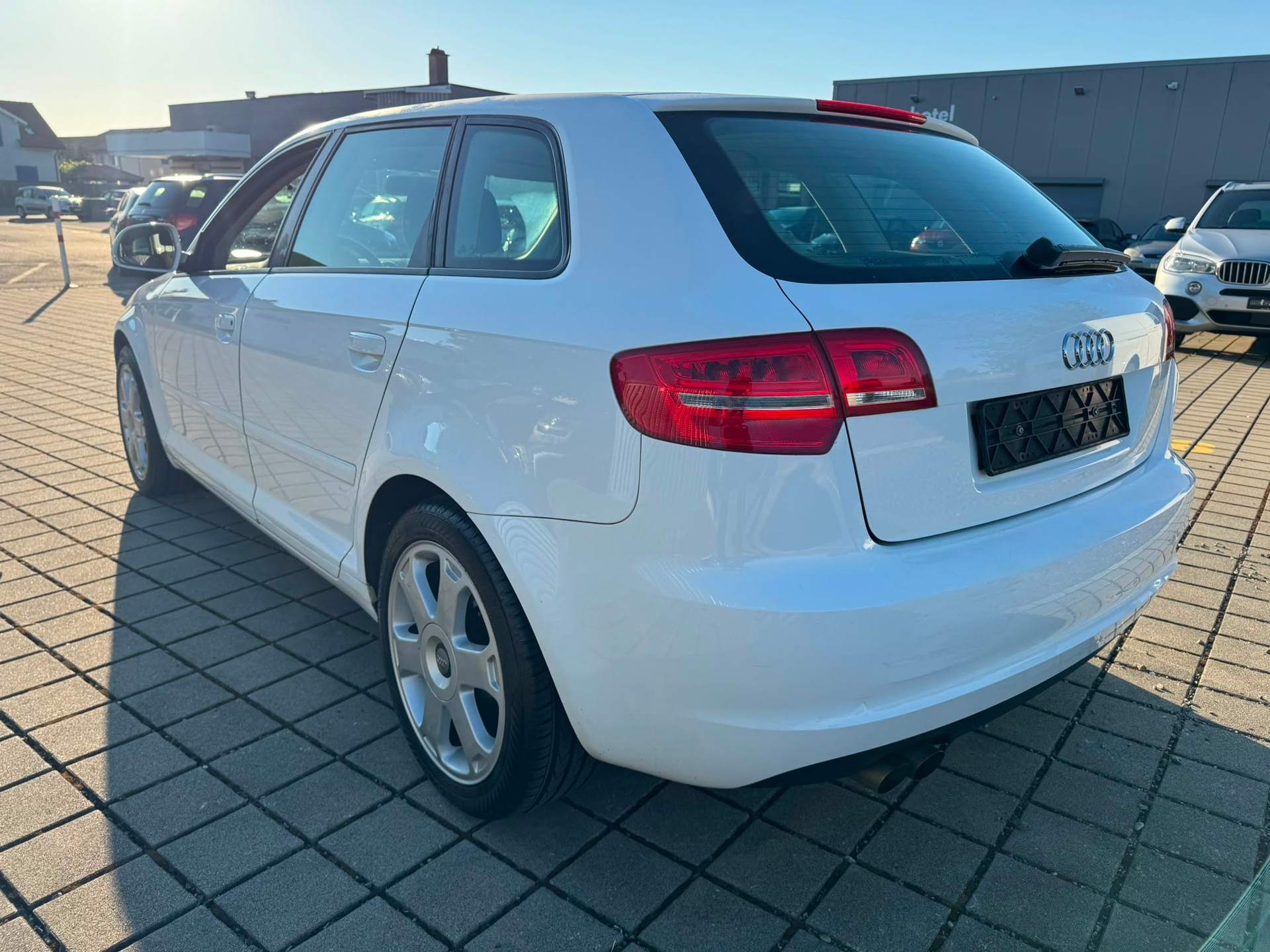 AUDI A3 Sportback 1.9 TDI Start S-tronic-image-5