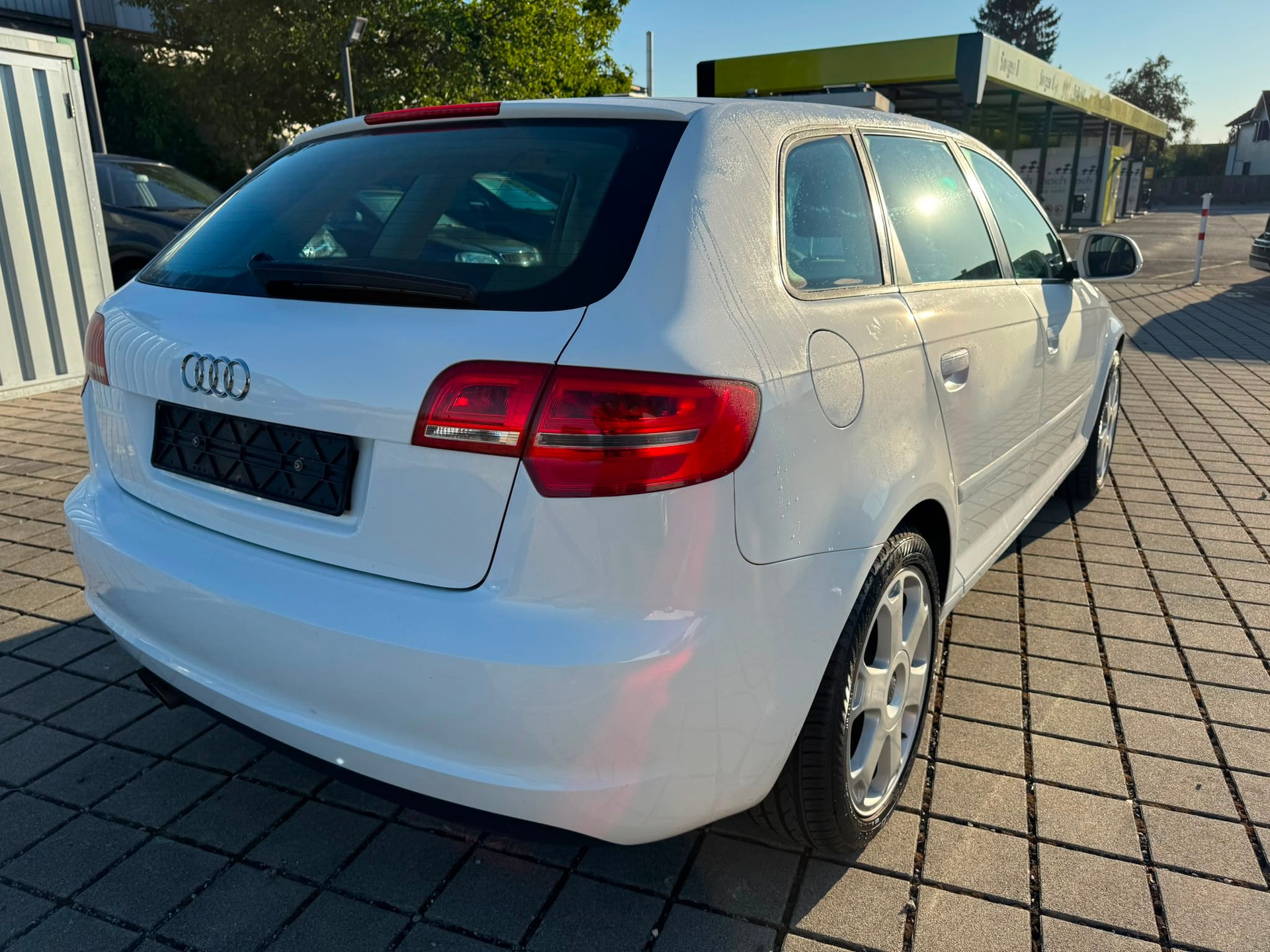 AUDI A3 Sportback 1.9 TDI Start S-tronic-image-8