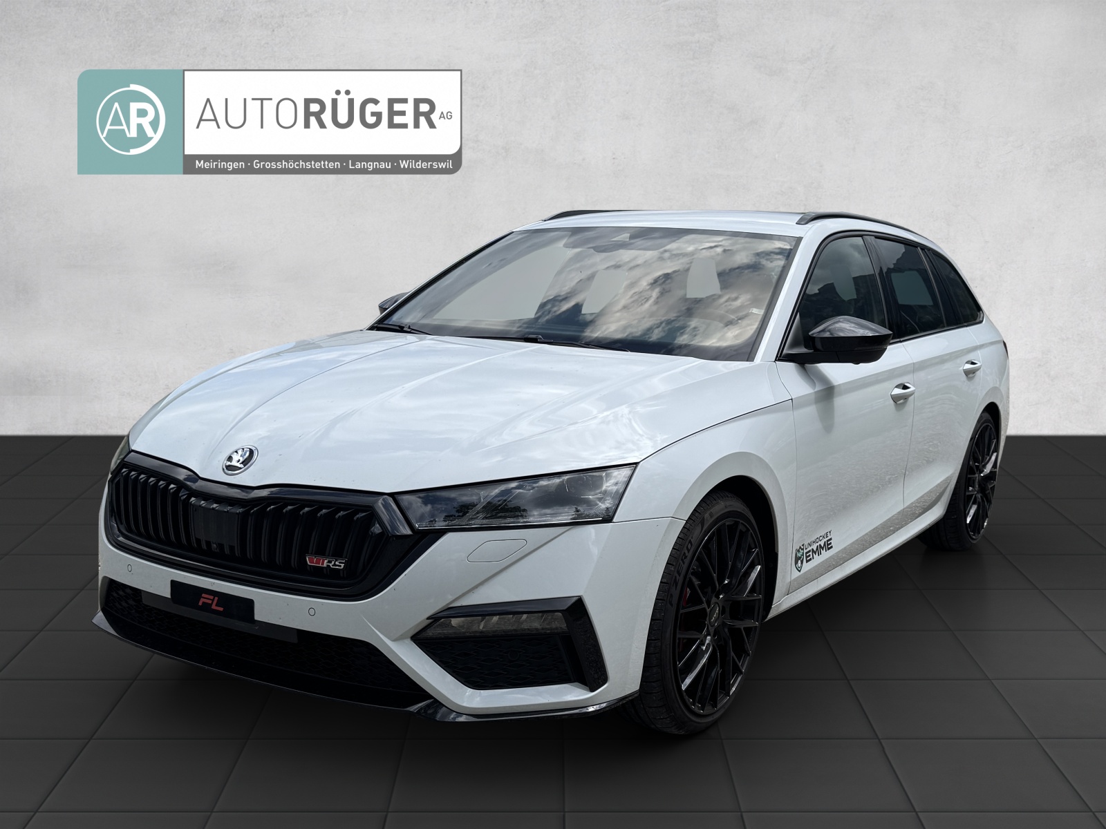 SKODA Octavia Combi 2.0 TSI DSG RS-image-0
