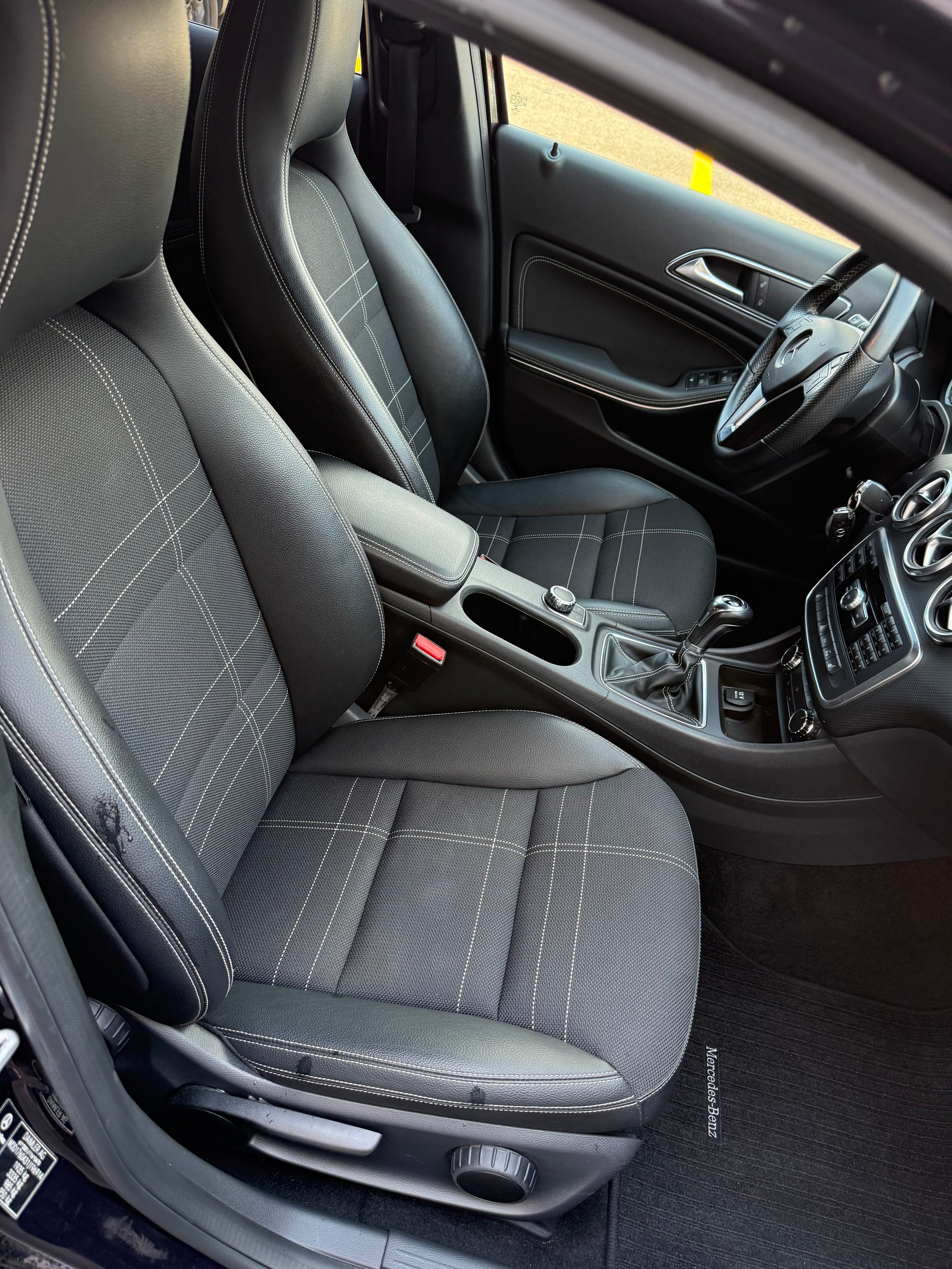 MERCEDES-BENZ A 200-image-11