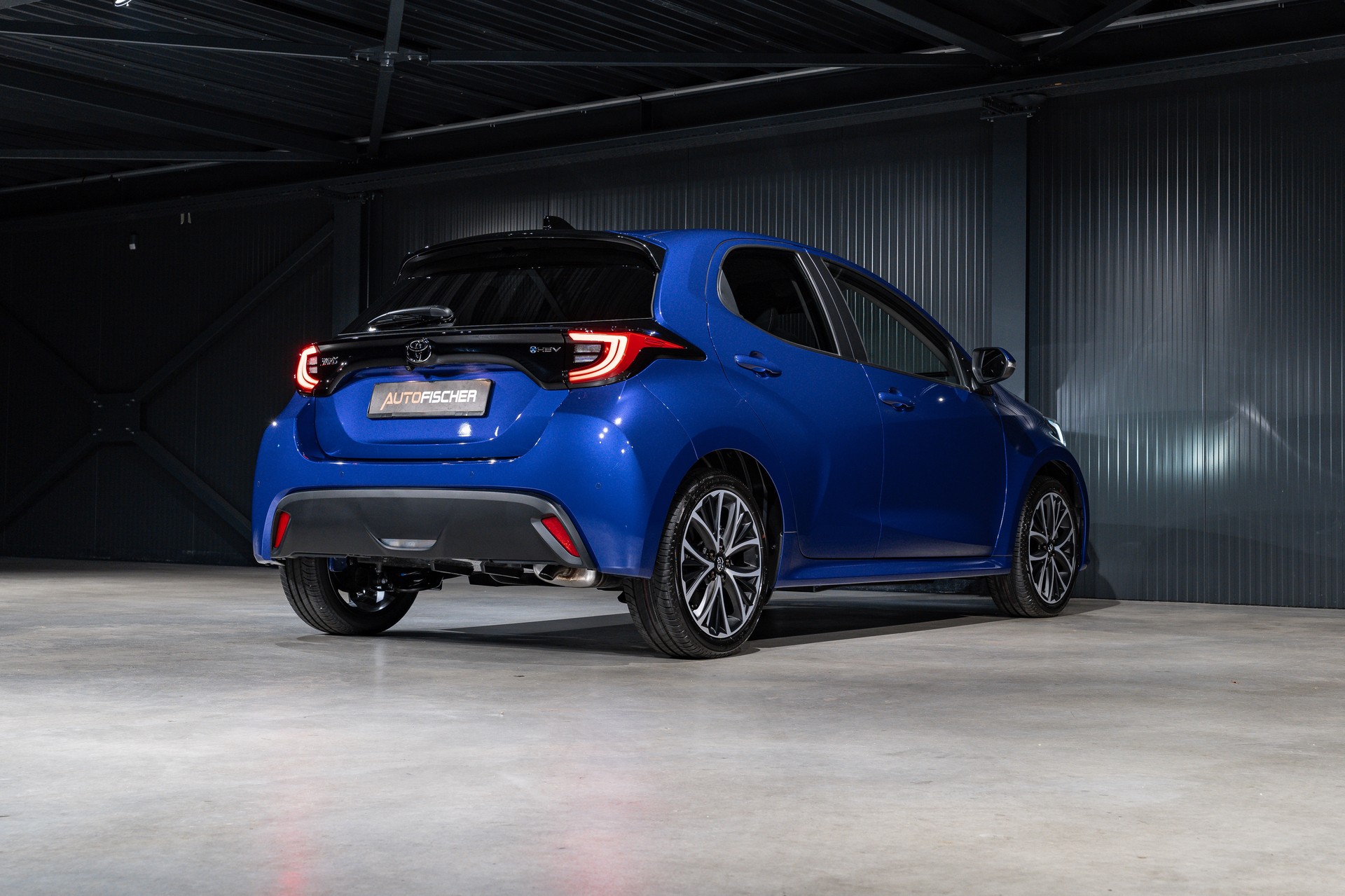 TOYOTA Yaris 1.5 e-CVT-image-7