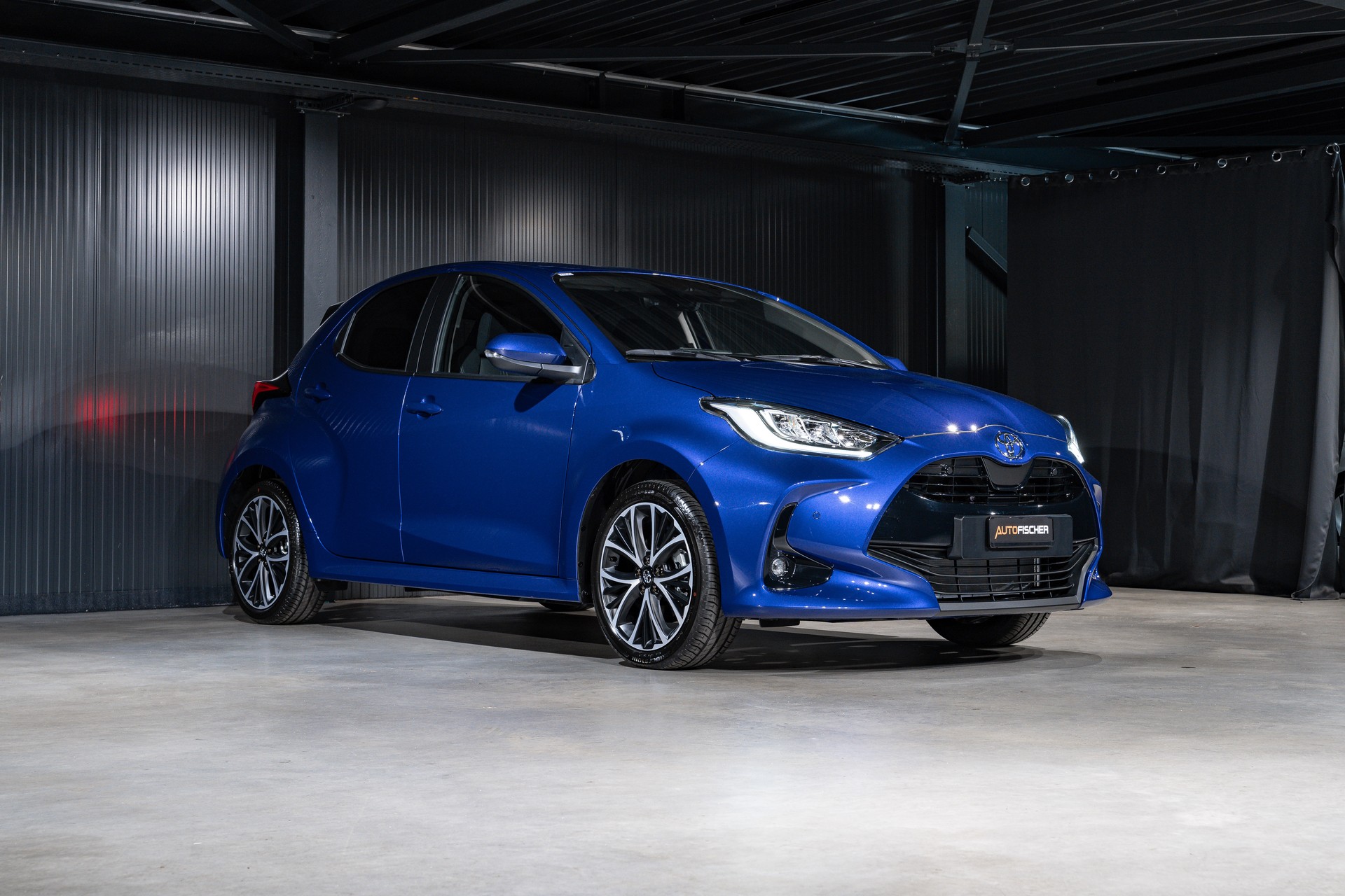 TOYOTA Yaris 1.5 e-CVT-image-5