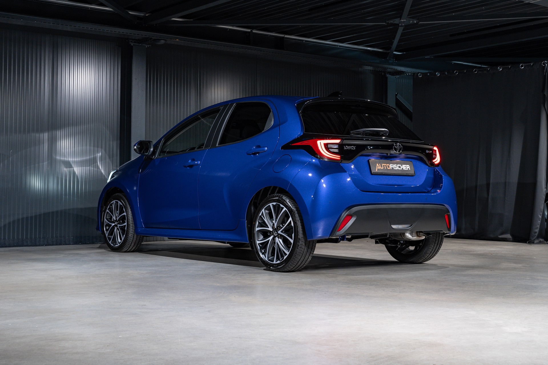 TOYOTA Yaris 1.5 e-CVT-image-8