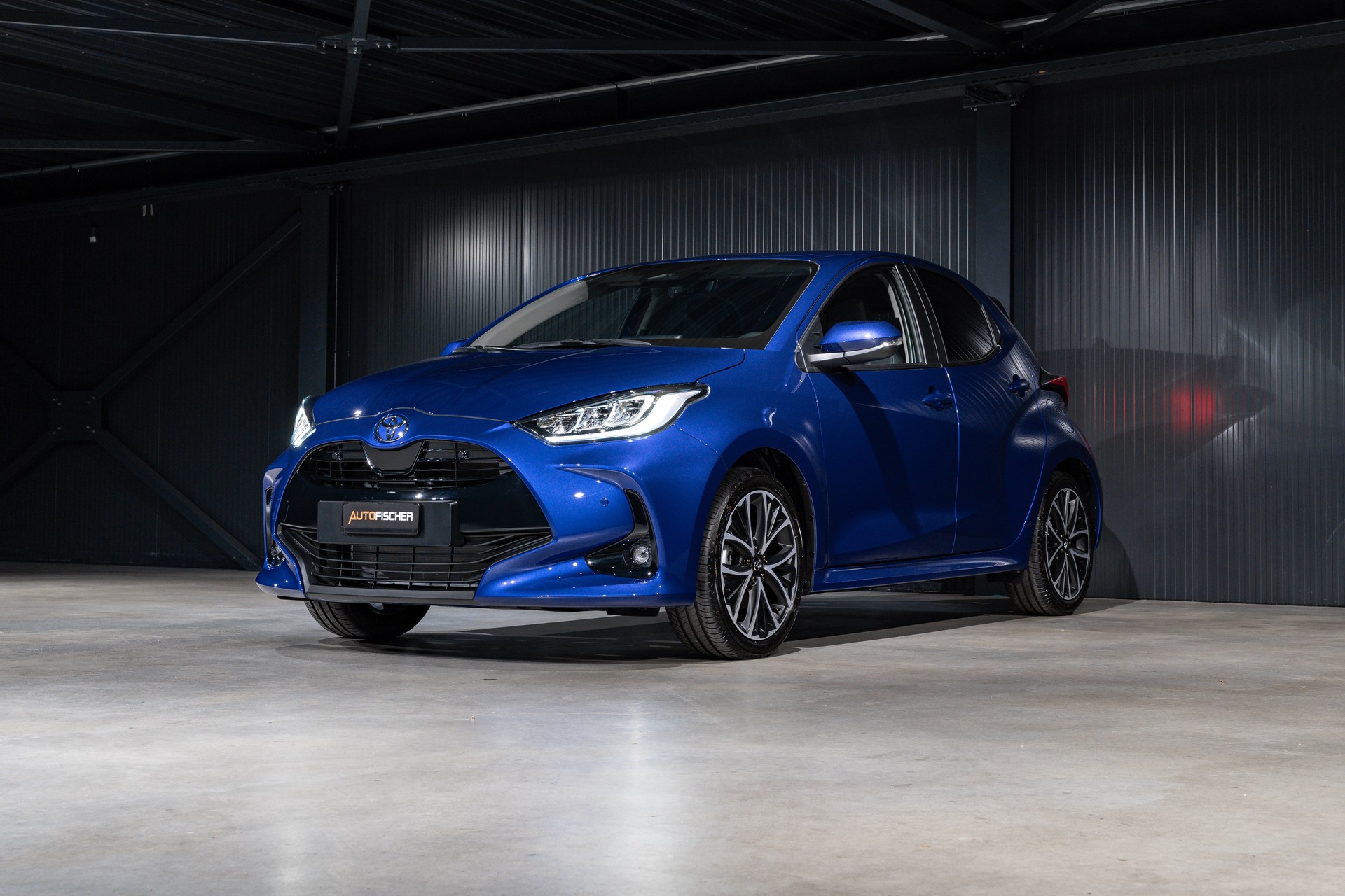 TOYOTA Yaris 1.5 e-CVT-image-4