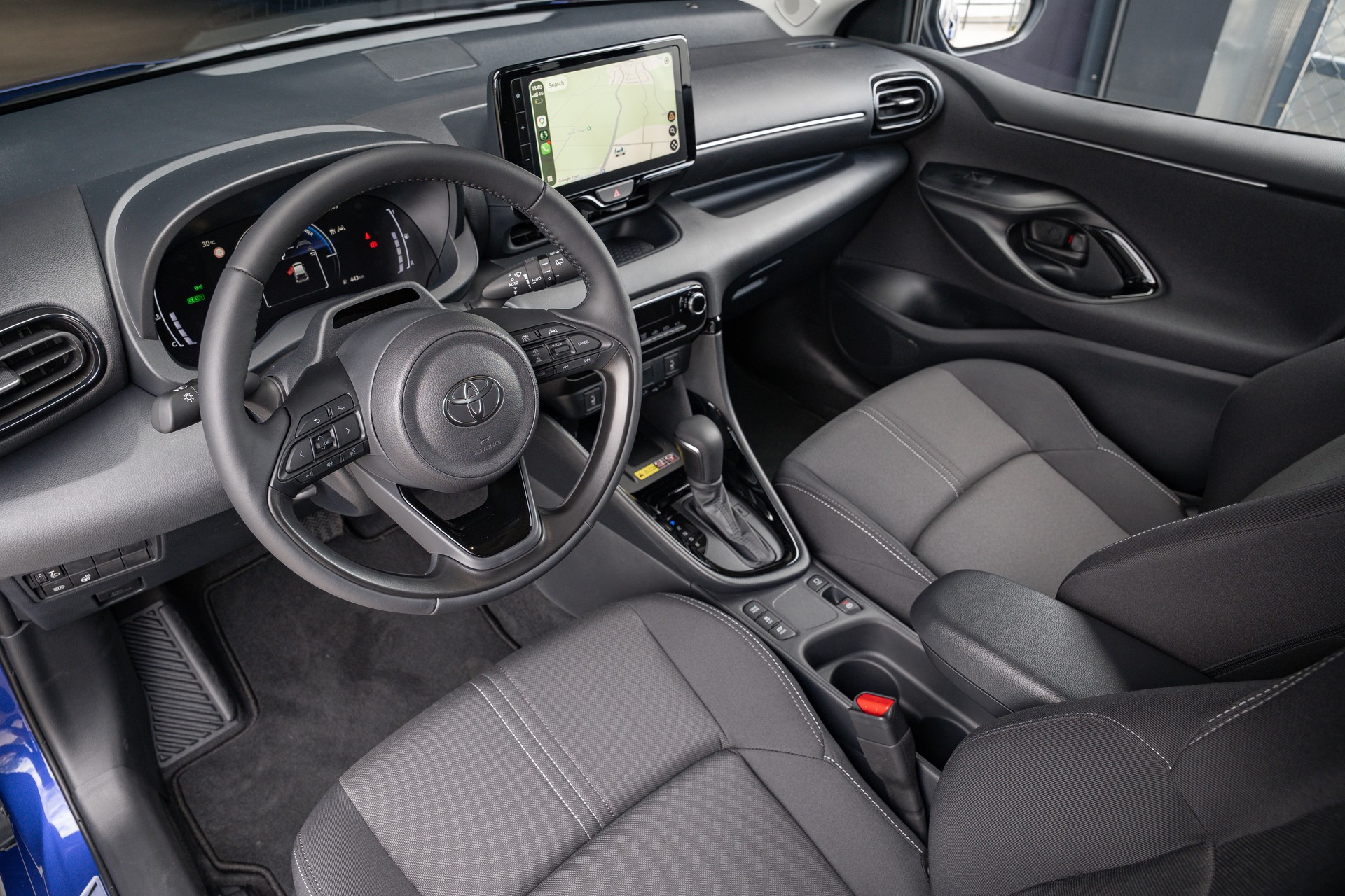 TOYOTA Yaris 1.5 e-CVT-image-12