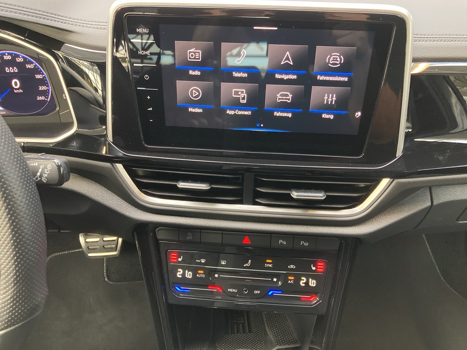 VW T-Roc 2.0 TSI R-Line DSG 4Motion-image-10