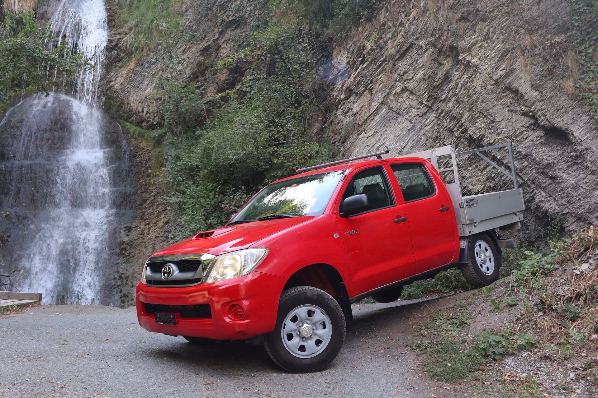 TOYOTA Hilux 4x4 DoubleCab LineaTerra-image-0