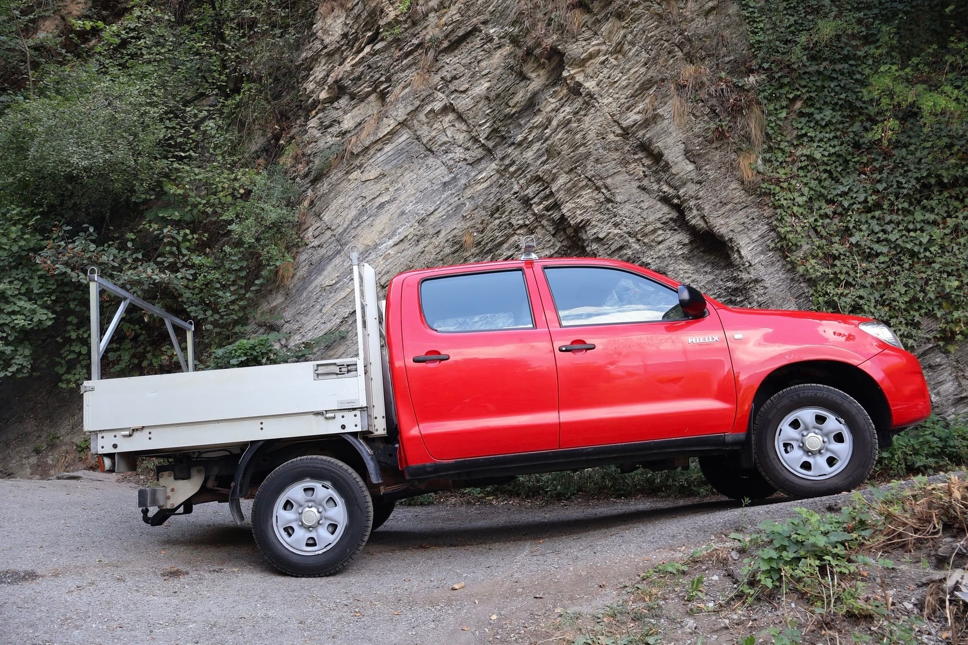 TOYOTA Hilux 4x4 DoubleCab LineaTerra-image-7
