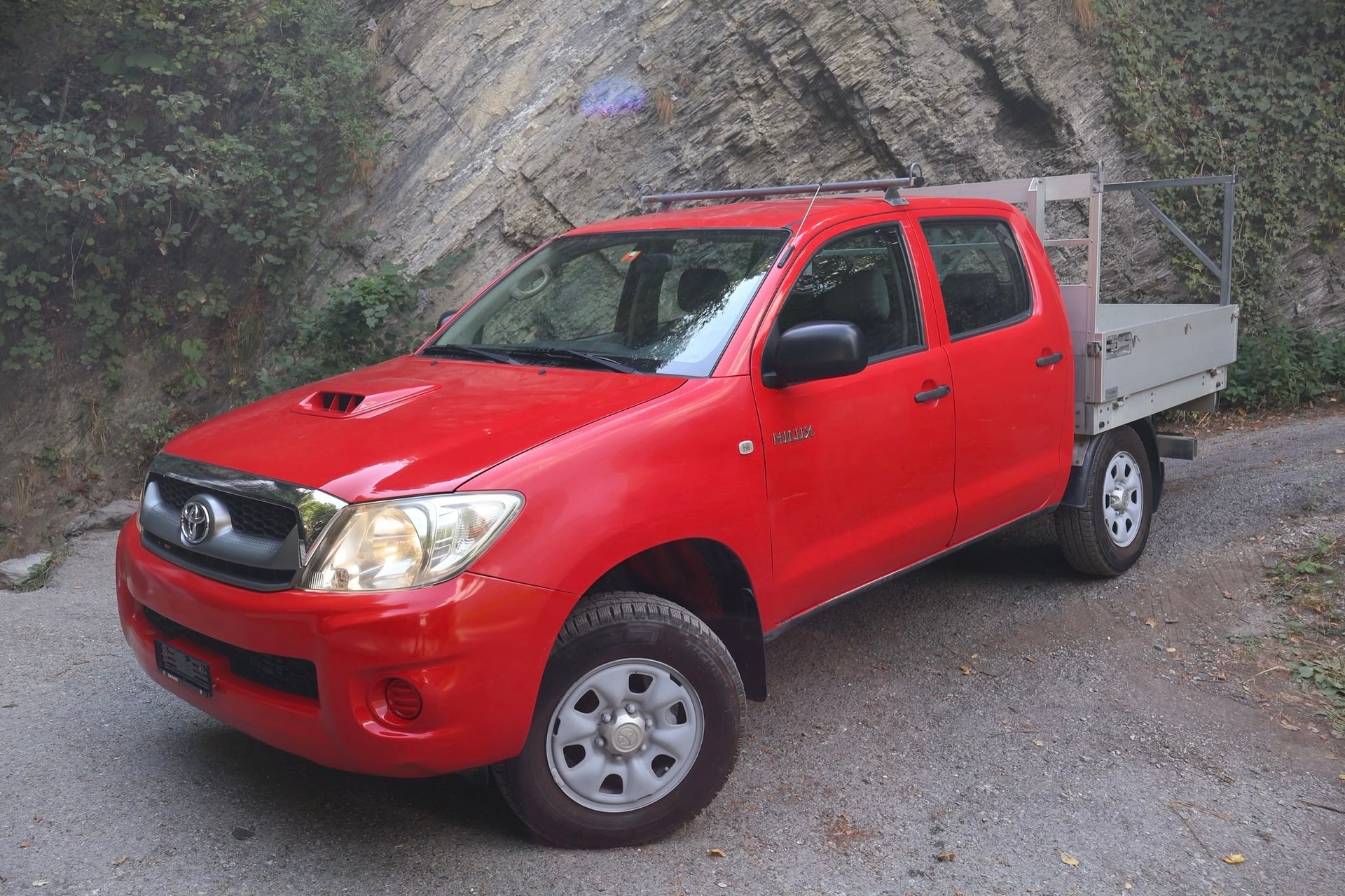 TOYOTA Hilux 4x4 DoubleCab LineaTerra-image-3