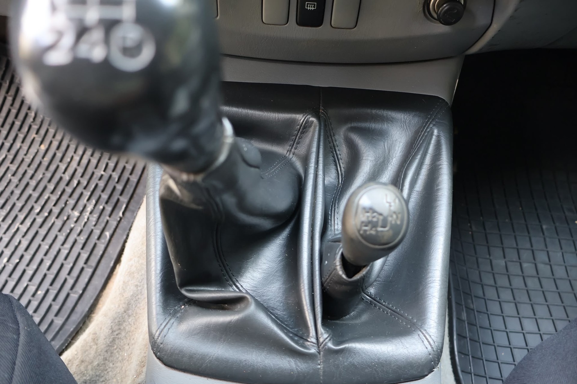 TOYOTA Hilux 4x4 DoubleCab LineaTerra-image-11