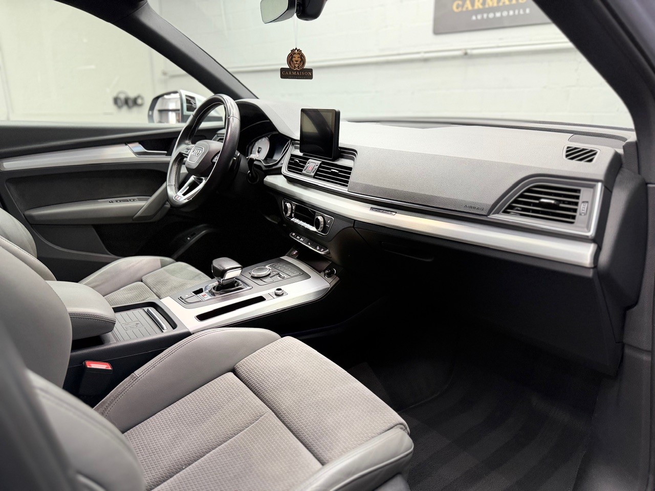 AUDI SQ5 3.0 TFSI quattro | CH-FZ | Anhängerkupplung | Dachträger | Luftfahrwerk-image-22