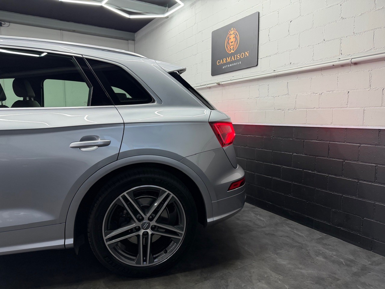 AUDI SQ5 3.0 TFSI quattro | CH-FZ | Anhängerkupplung | Dachträger | Luftfahrwerk-image-3
