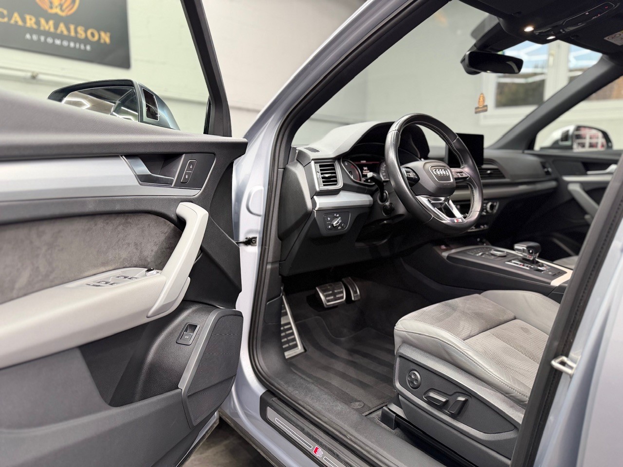 AUDI SQ5 3.0 TFSI quattro | CH-FZ | Anhängerkupplung | Dachträger | Luftfahrwerk-image-10