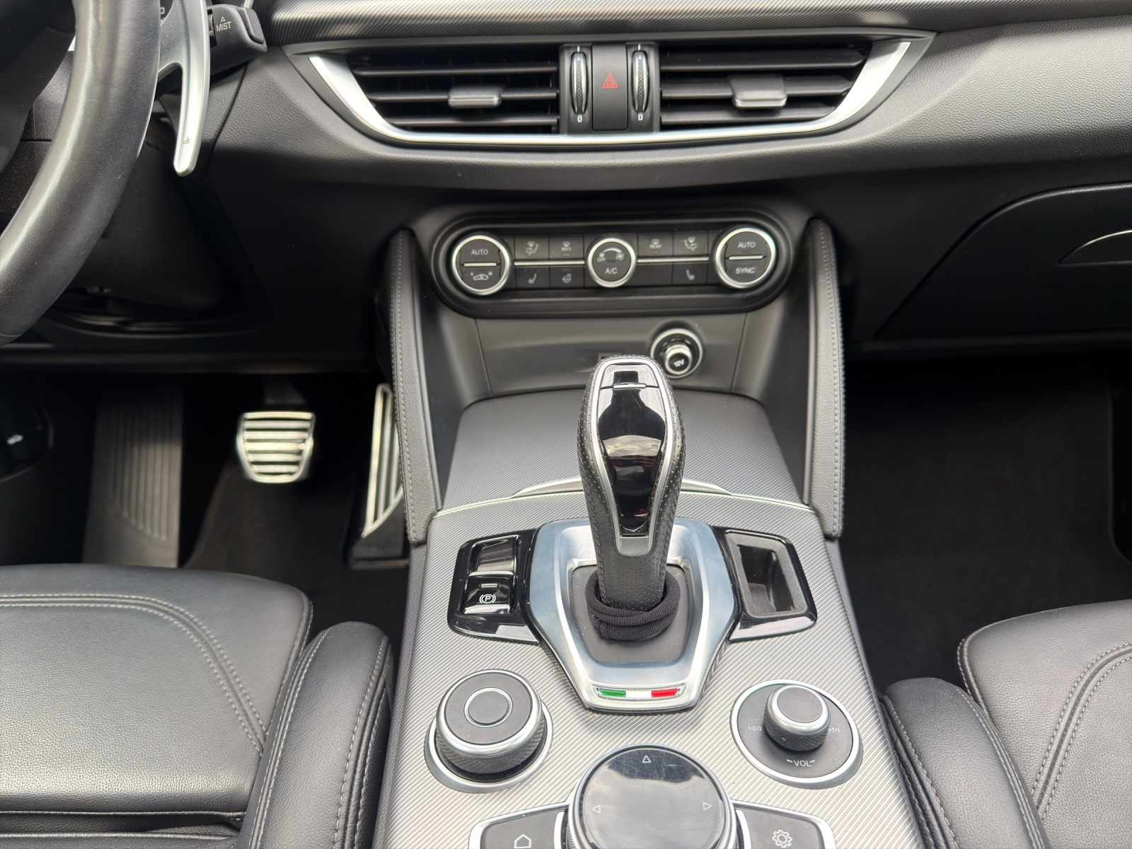 ALFA ROMEO Stelvio 2.0 Q4 280 Veloce-image-17