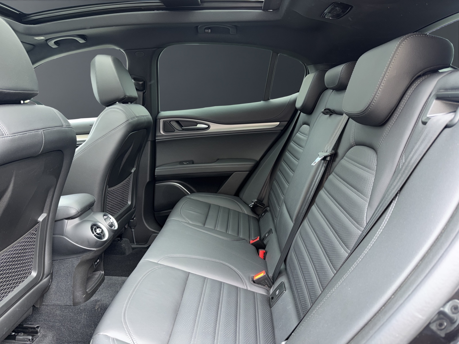 ALFA ROMEO Stelvio 2.0 Q4 280 Veloce-image-11