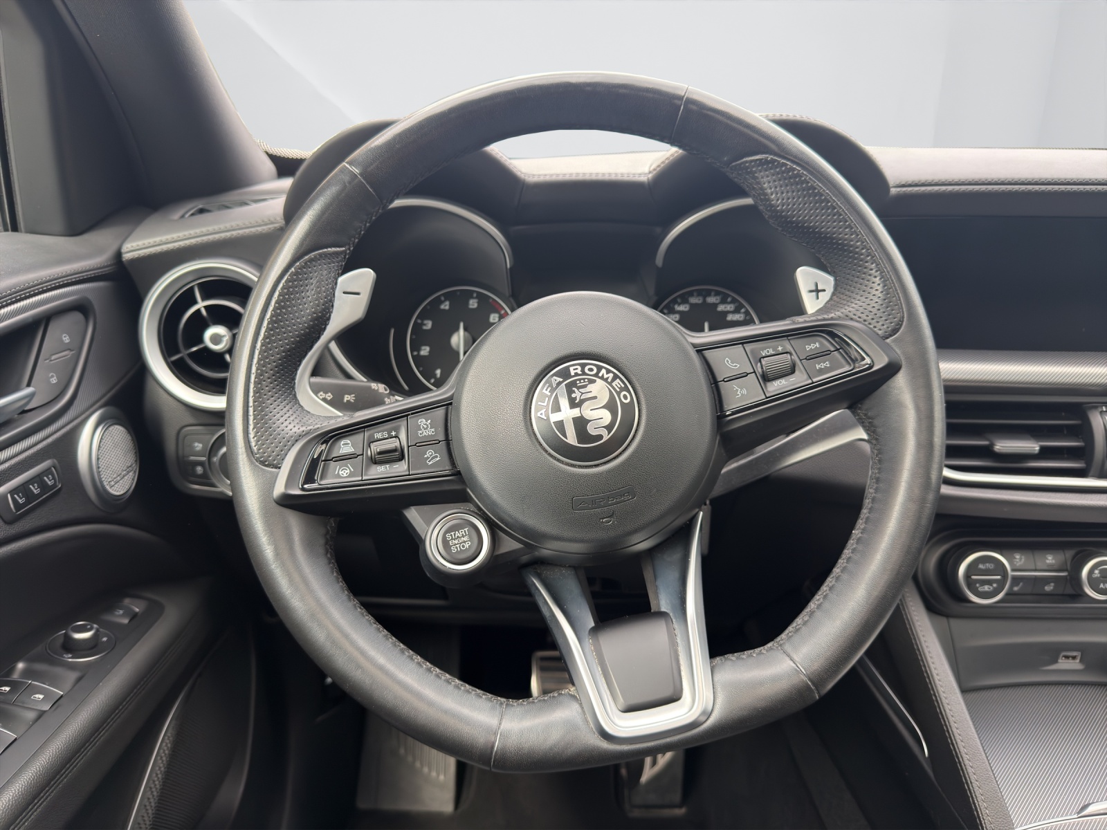 ALFA ROMEO Stelvio 2.0 Q4 280 Veloce-image-16