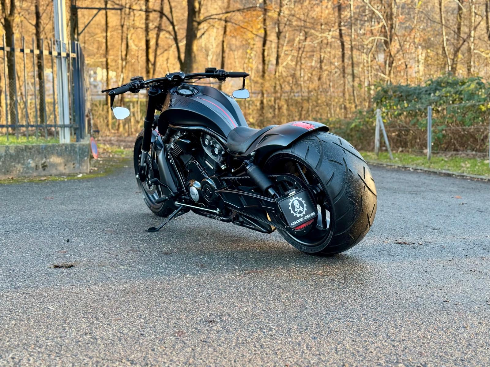 HARLEY-DAVIDSON VRSCDX 1250 V-Rod Night Rod Special-showroom-element-3