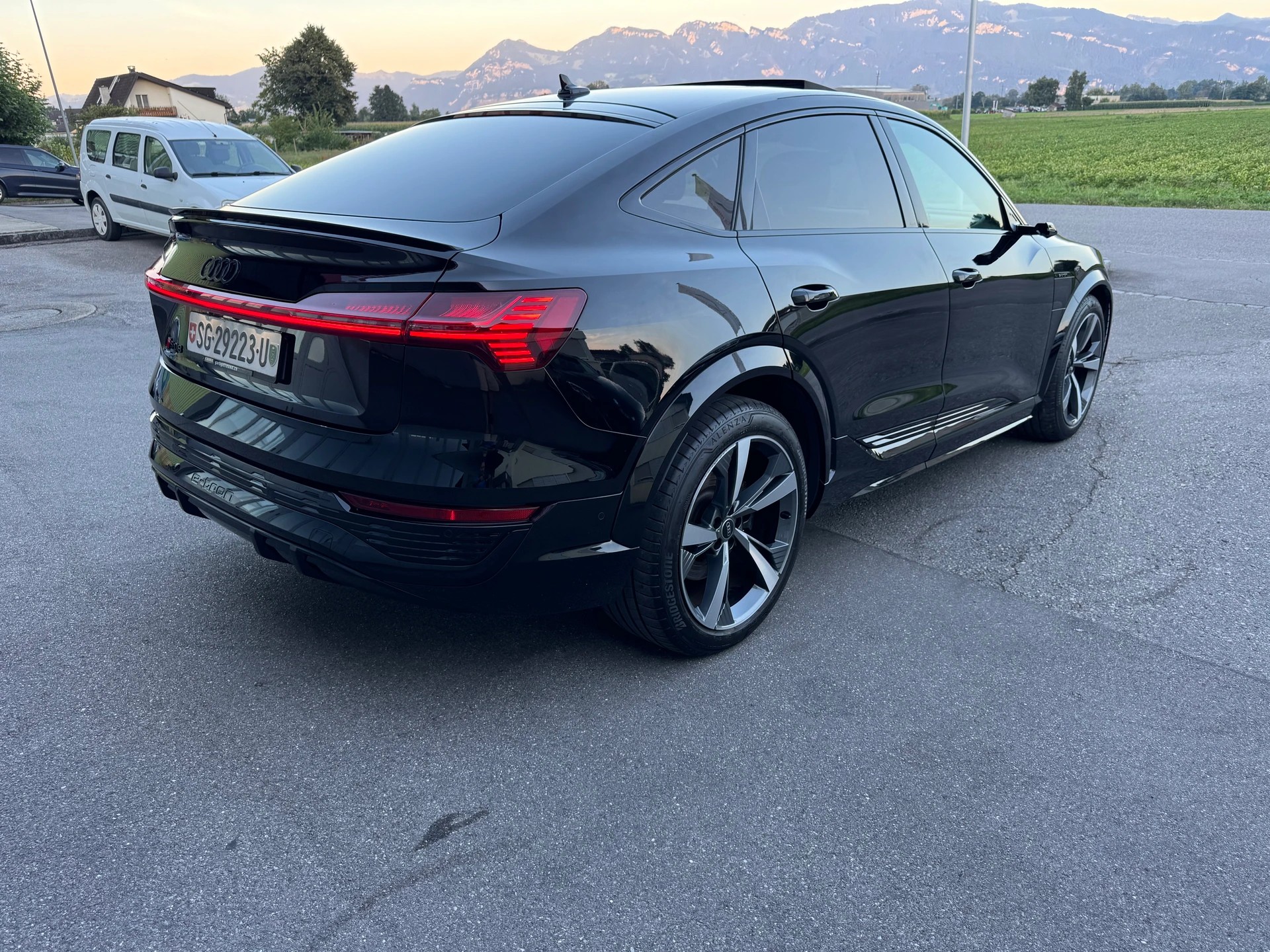 AUDI SQ8 Sportback e-tron quattro-image-9