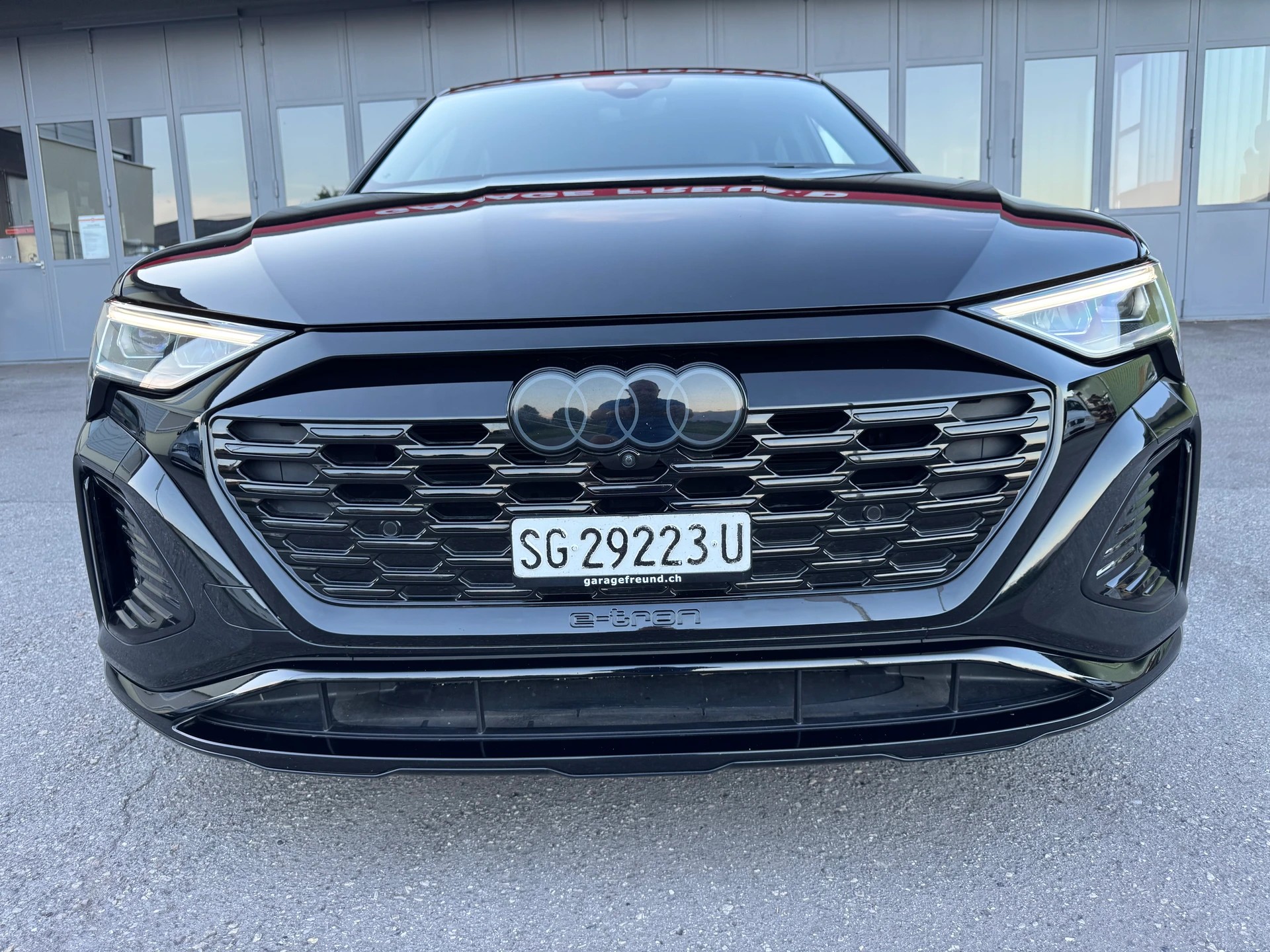 AUDI SQ8 Sportback e-tron quattro-image-2