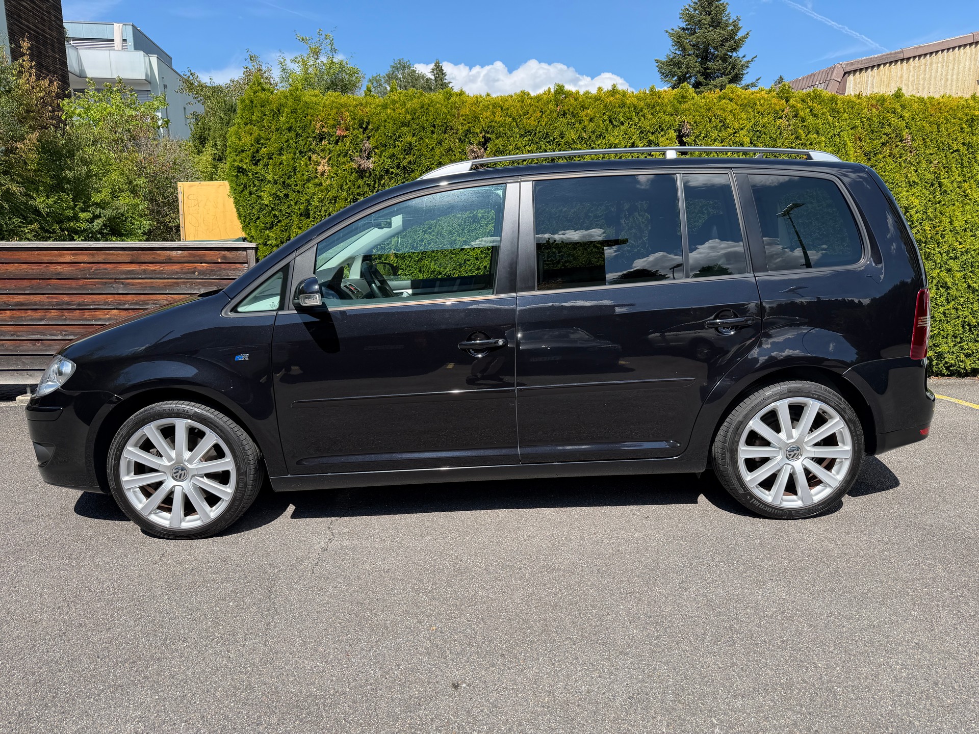 VW Touran 1.4 TSI R-Line Highline DSG-image-1