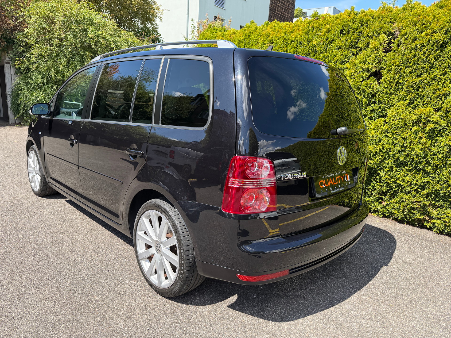 VW Touran 1.4 TSI R-Line Highline DSG-image-2