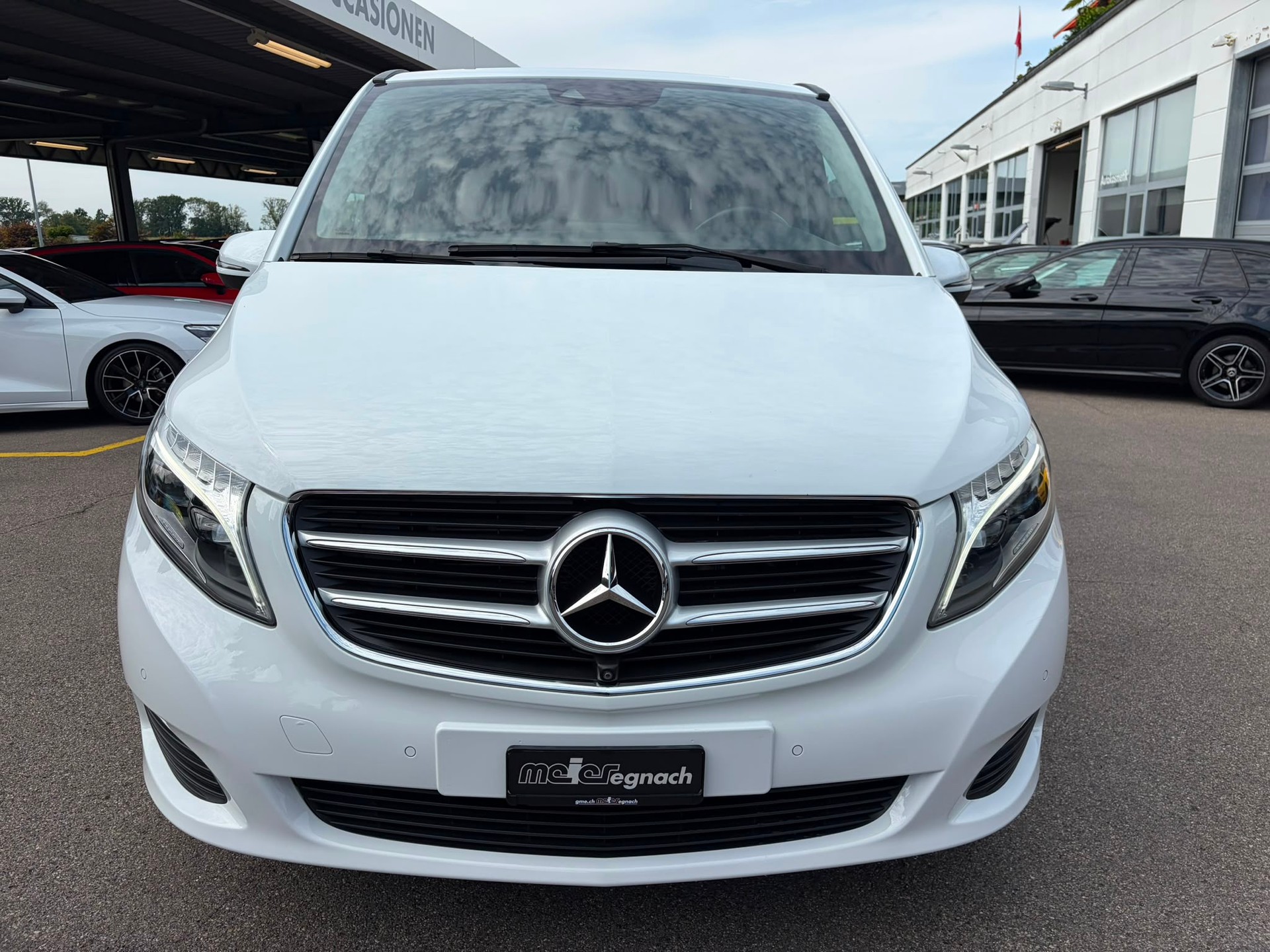 MERCEDES-BENZ V 220 d Avantgarde lang 7G-Tronic-image-1